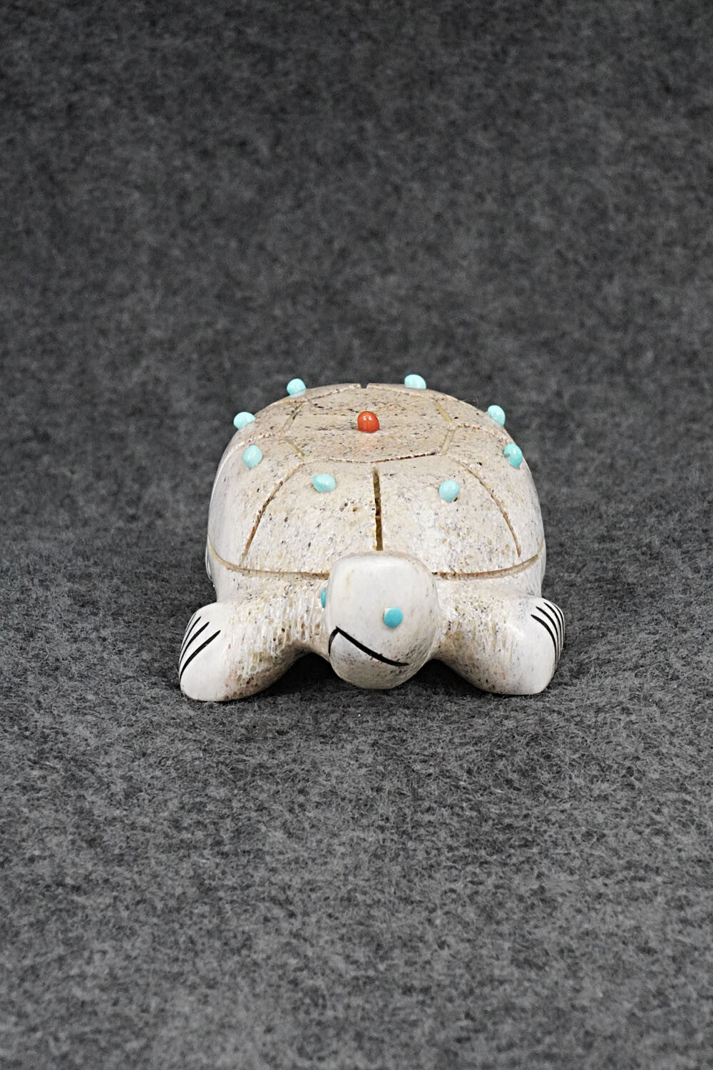 Turtle Zuni Fetish Carving - Claudia Peina