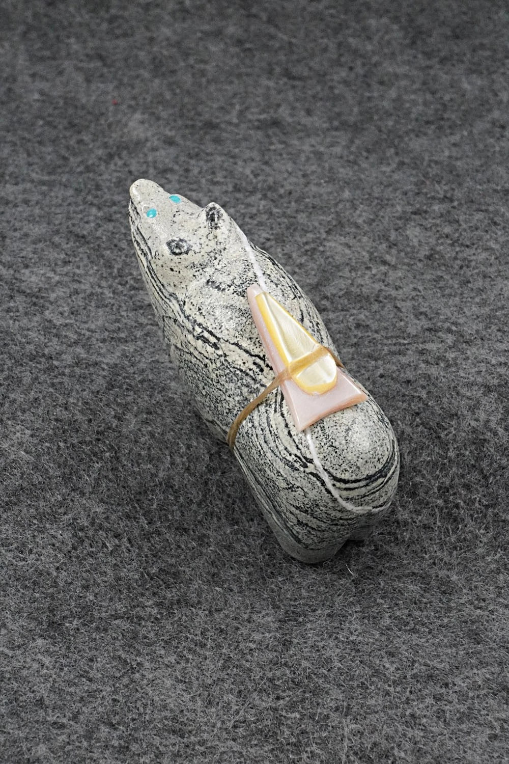 Bear Zuni Fetish Carving - Delvin Leekya