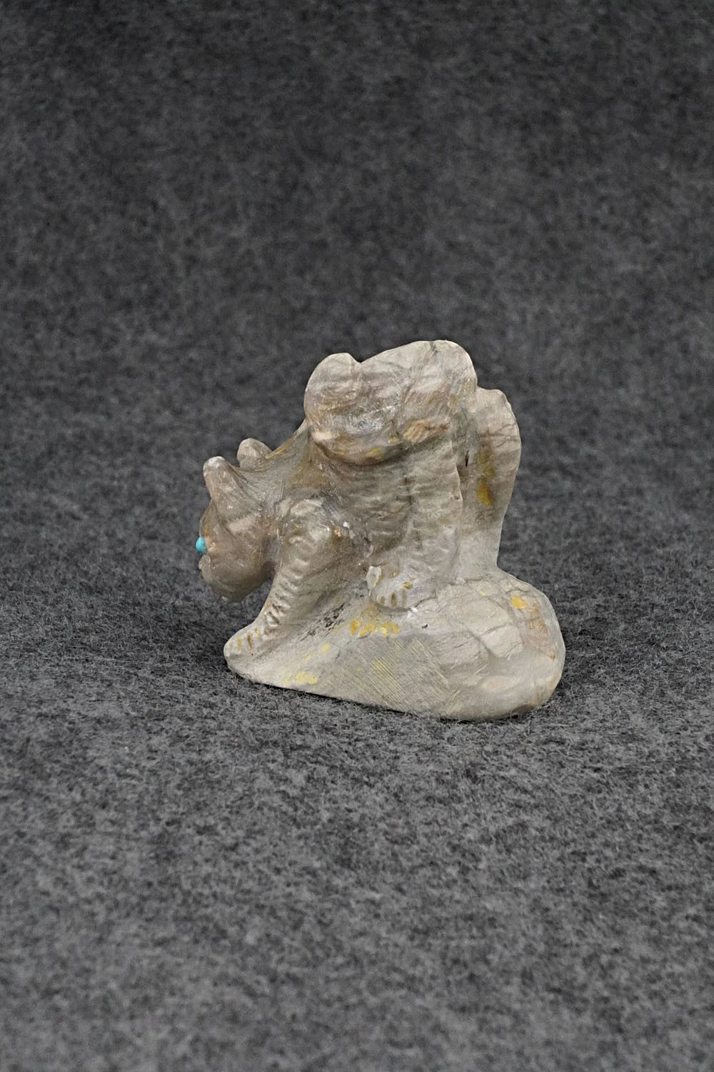 Mountain Lion Zuni Fetish Carving - Wilfred Cheama