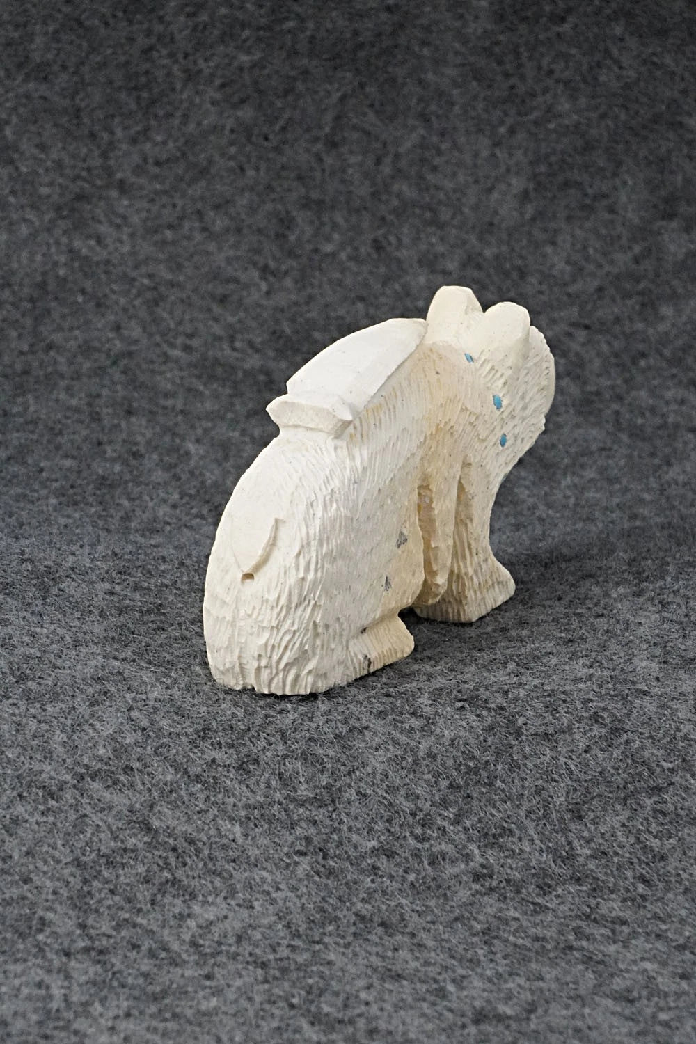 Bear Zuni Fetish Carving - Adrian Cachini