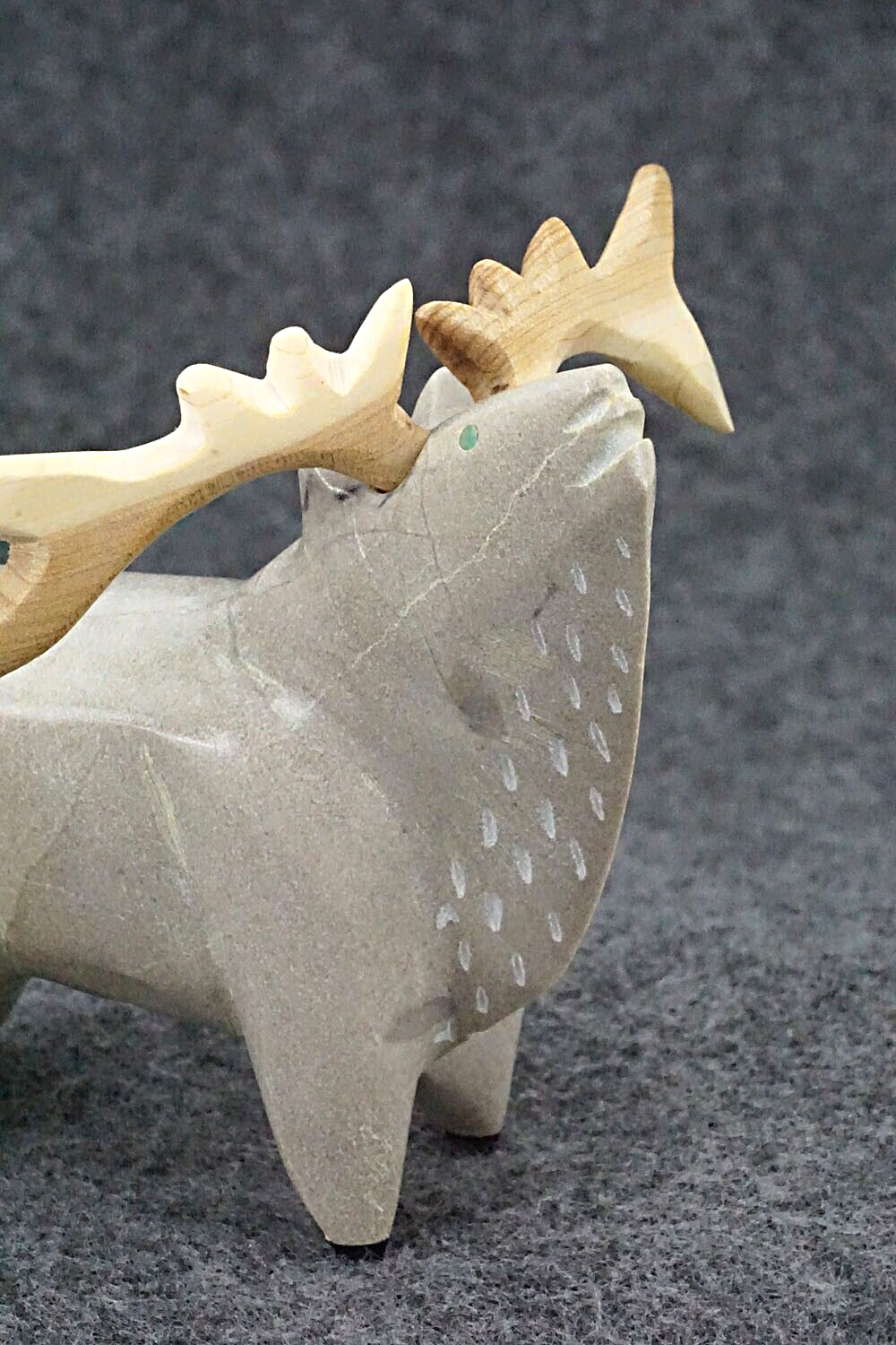 Elk Zuni Fetish Carving - Enrike Leekya