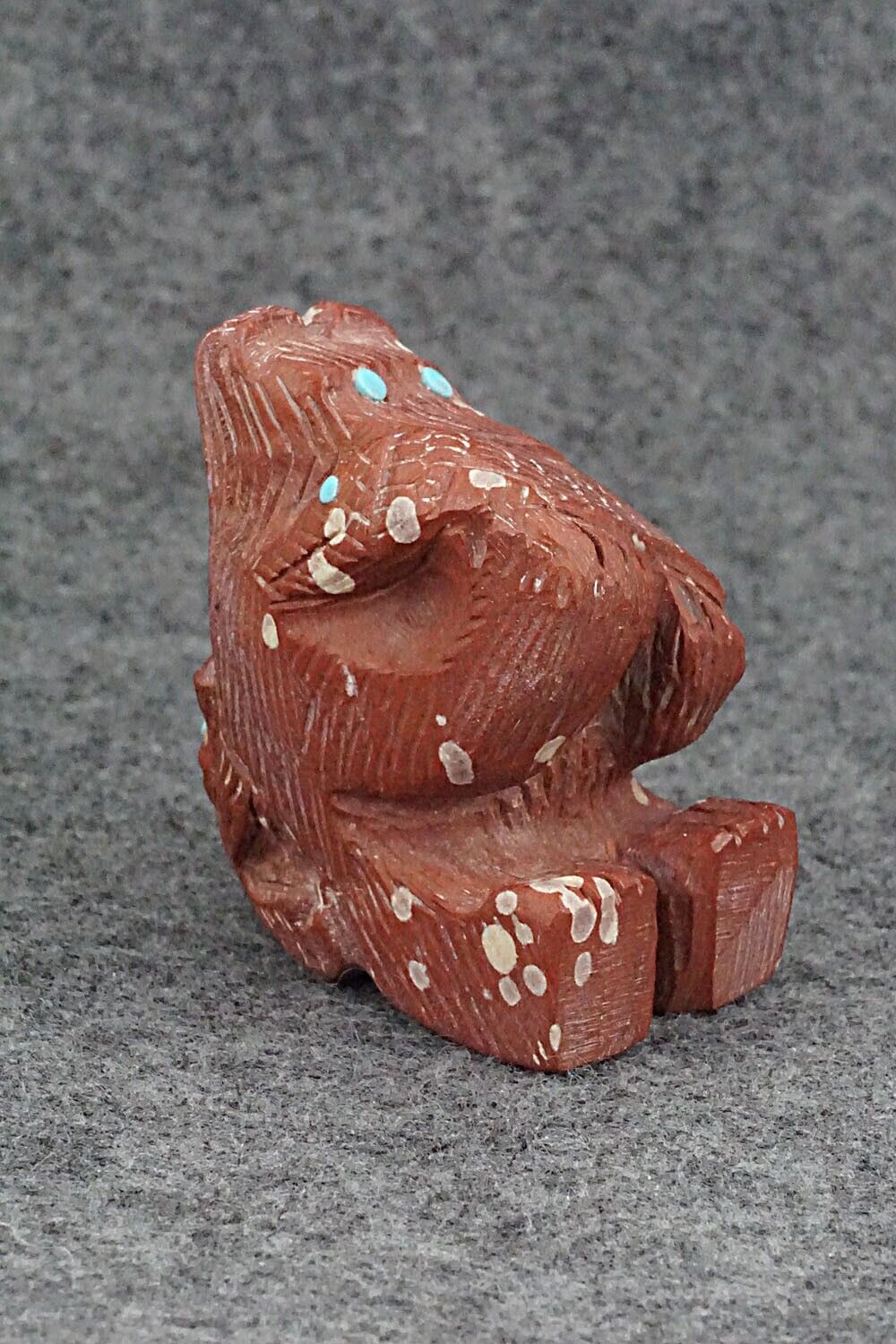 Bear with Fish Zuni Fetish Carving - Carlton Kaamasee