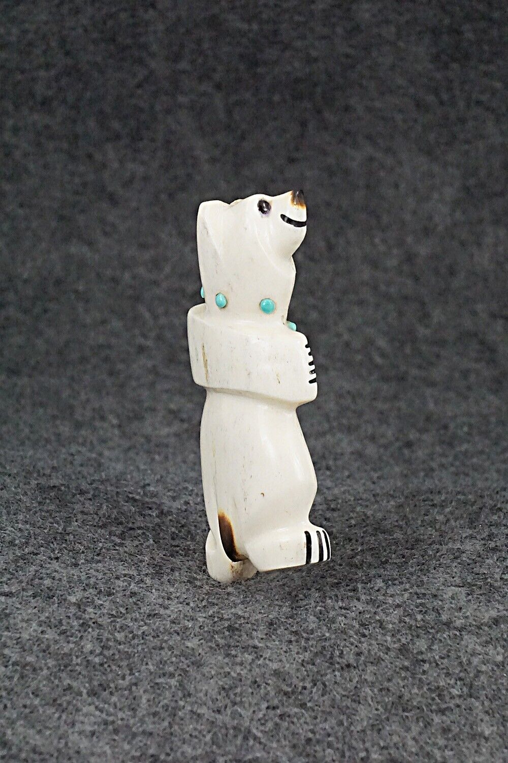 Bear Zuni Fetish Carving - Claudia Peina