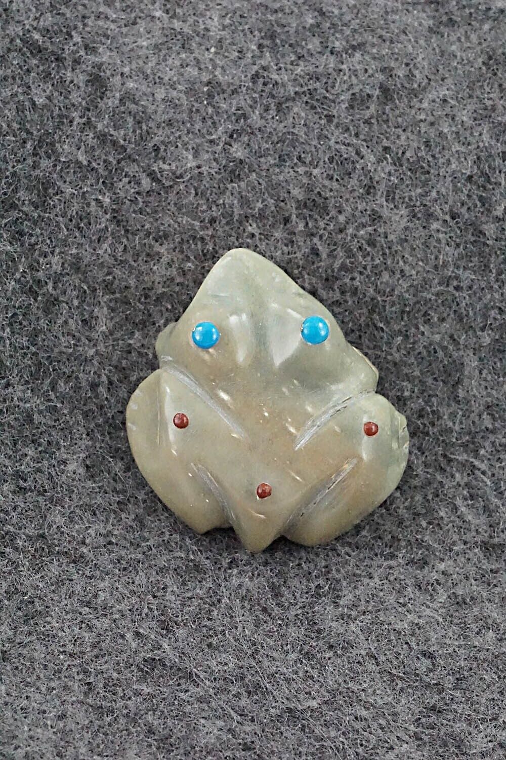 Frog Zuni Fetish Carving - Gordon Poncho
