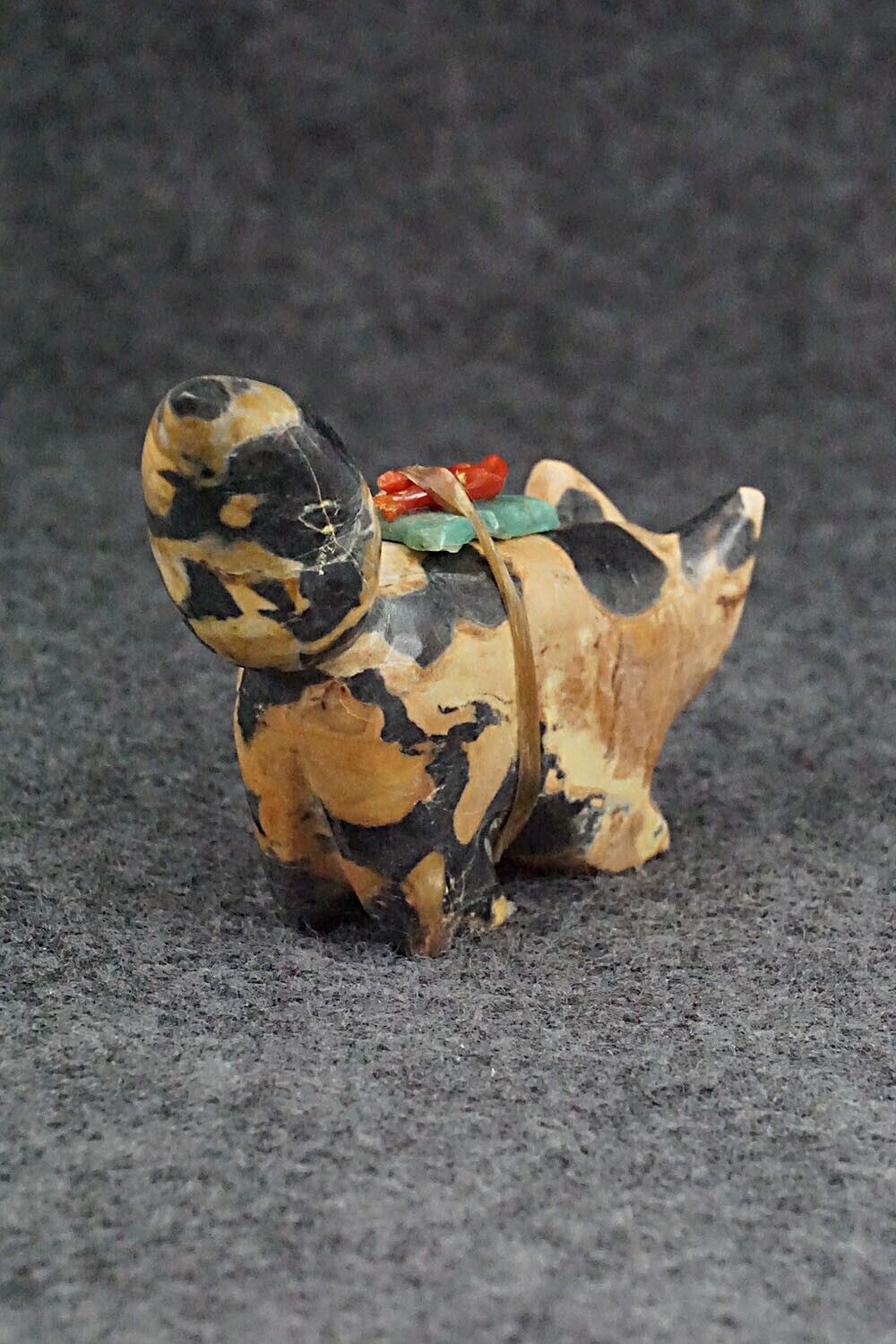 Wolf Zuni Fetish Carving - Enrike Leekya
