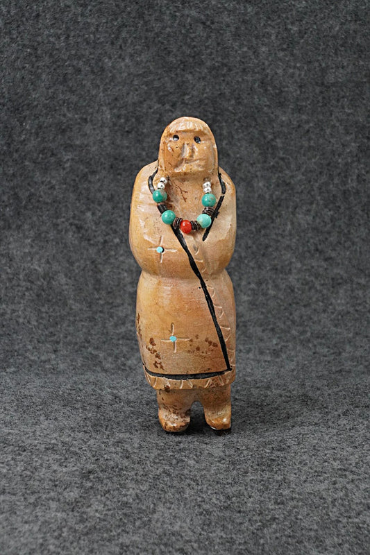 Zuni Woman Zuni Fetish Carving - Freddie Leekya