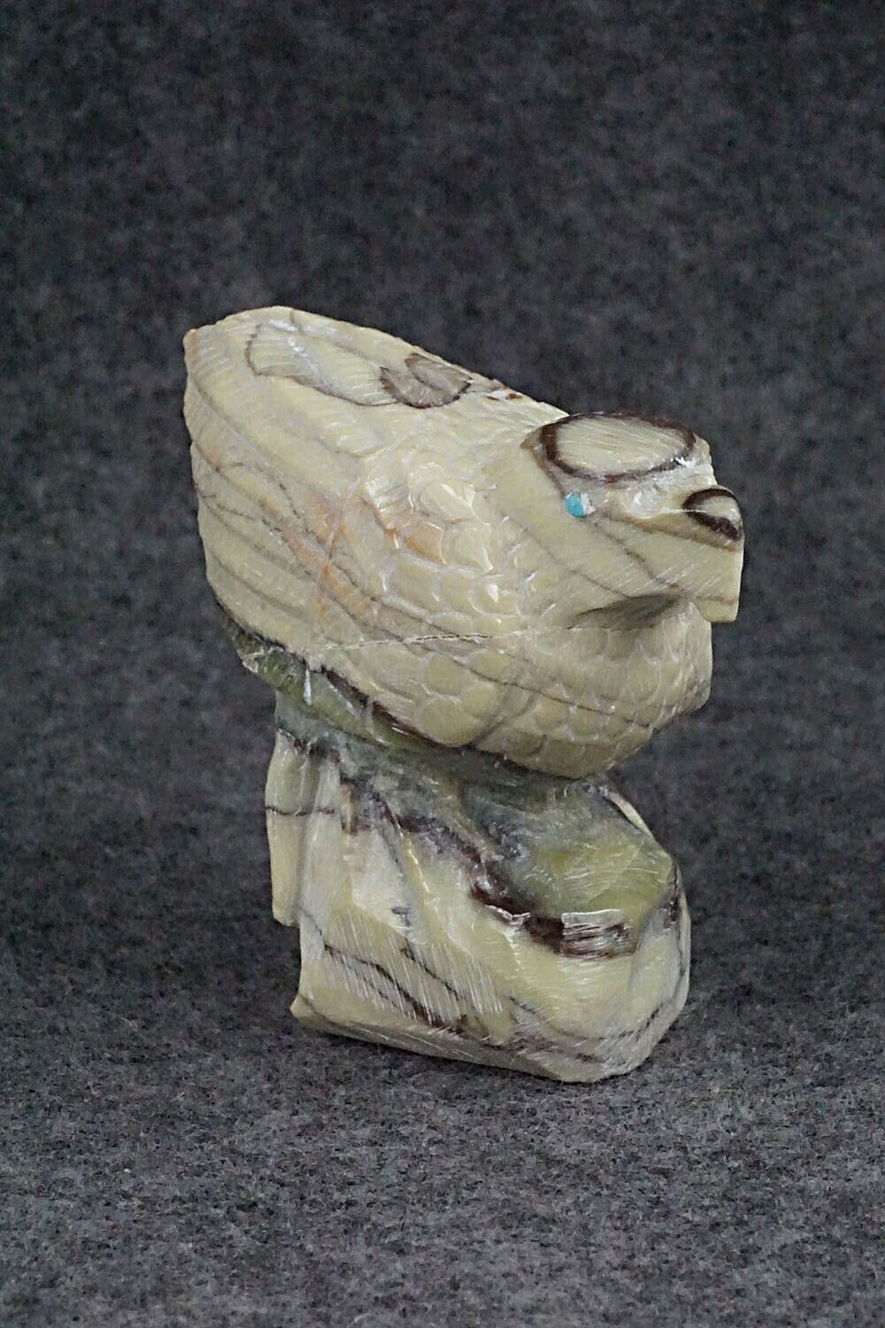 Eagle Zuni Fetish Carving - Derrick Kaamasee