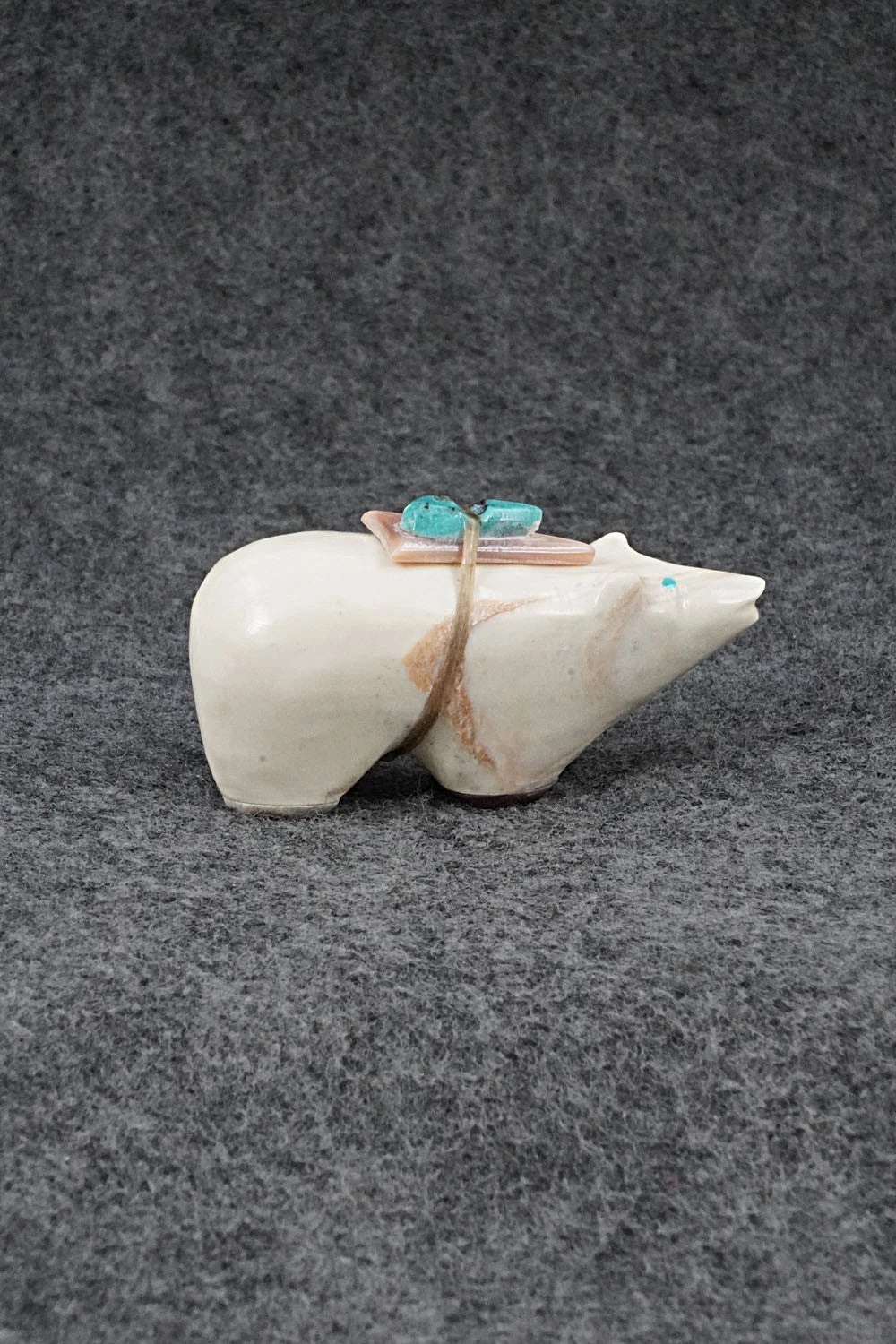 Bear Zuni Fetish Carving - Delvin Leekya