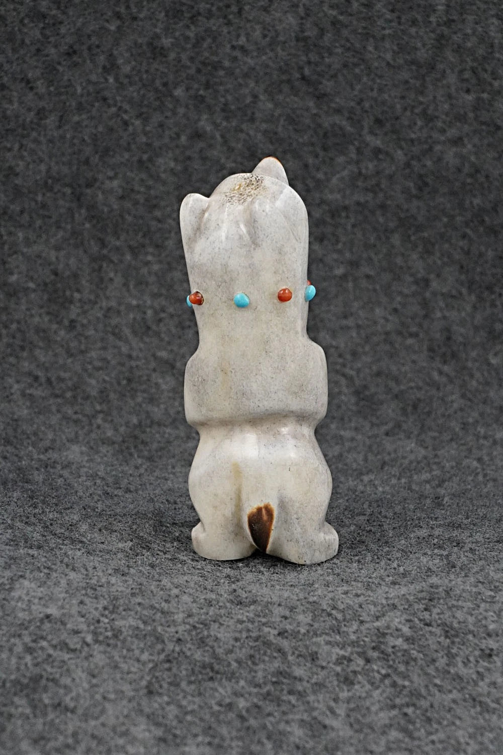 Bear Zuni Fetish Carving - Claudia Peina