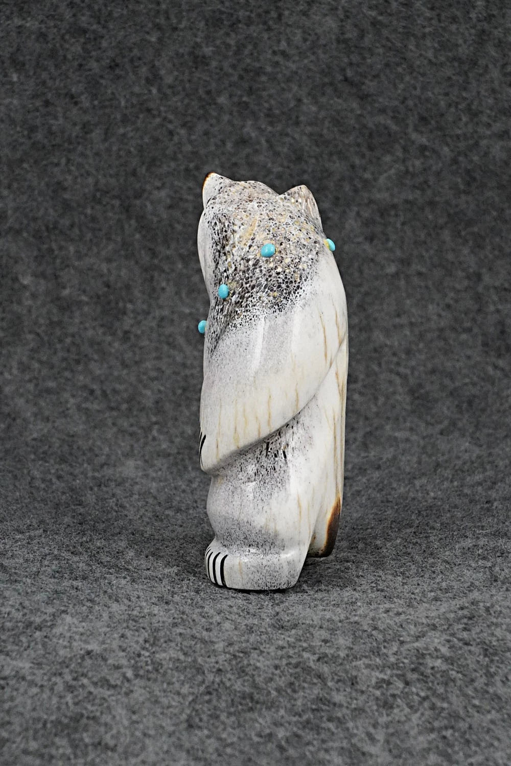 Bear Zuni Fetish Carving - Claudia Peina