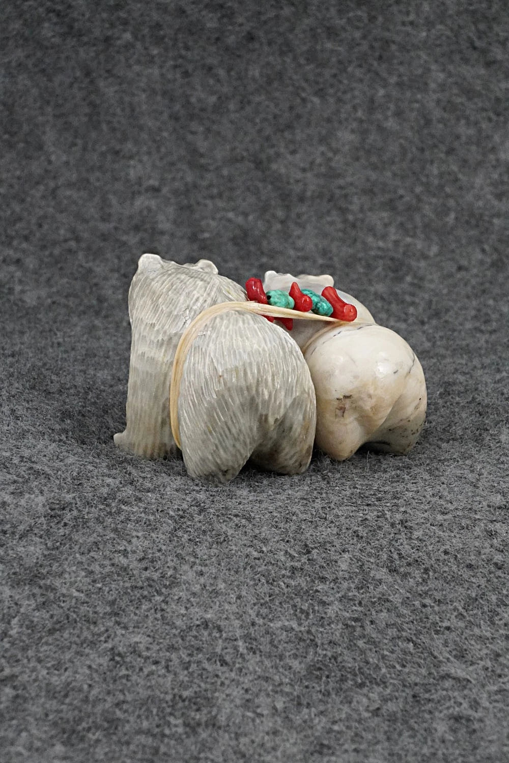 Bear Zuni Fetish Carving - Farlan & Paulette Quam