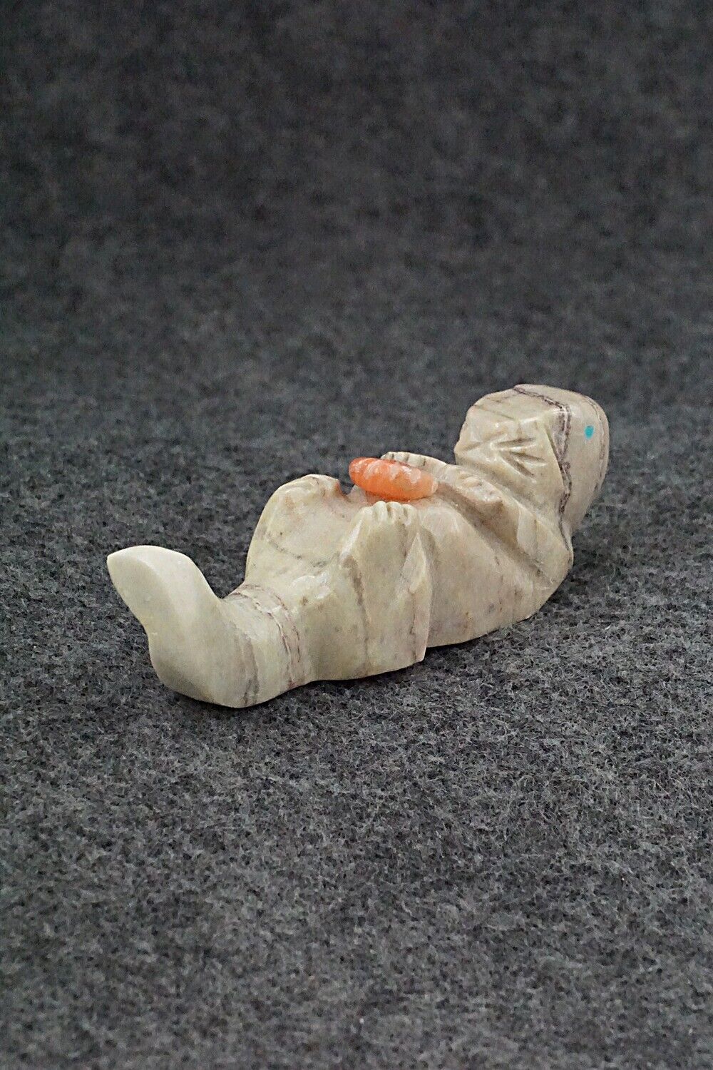 Otter Zuni Fetish Carving - Tony Mackel