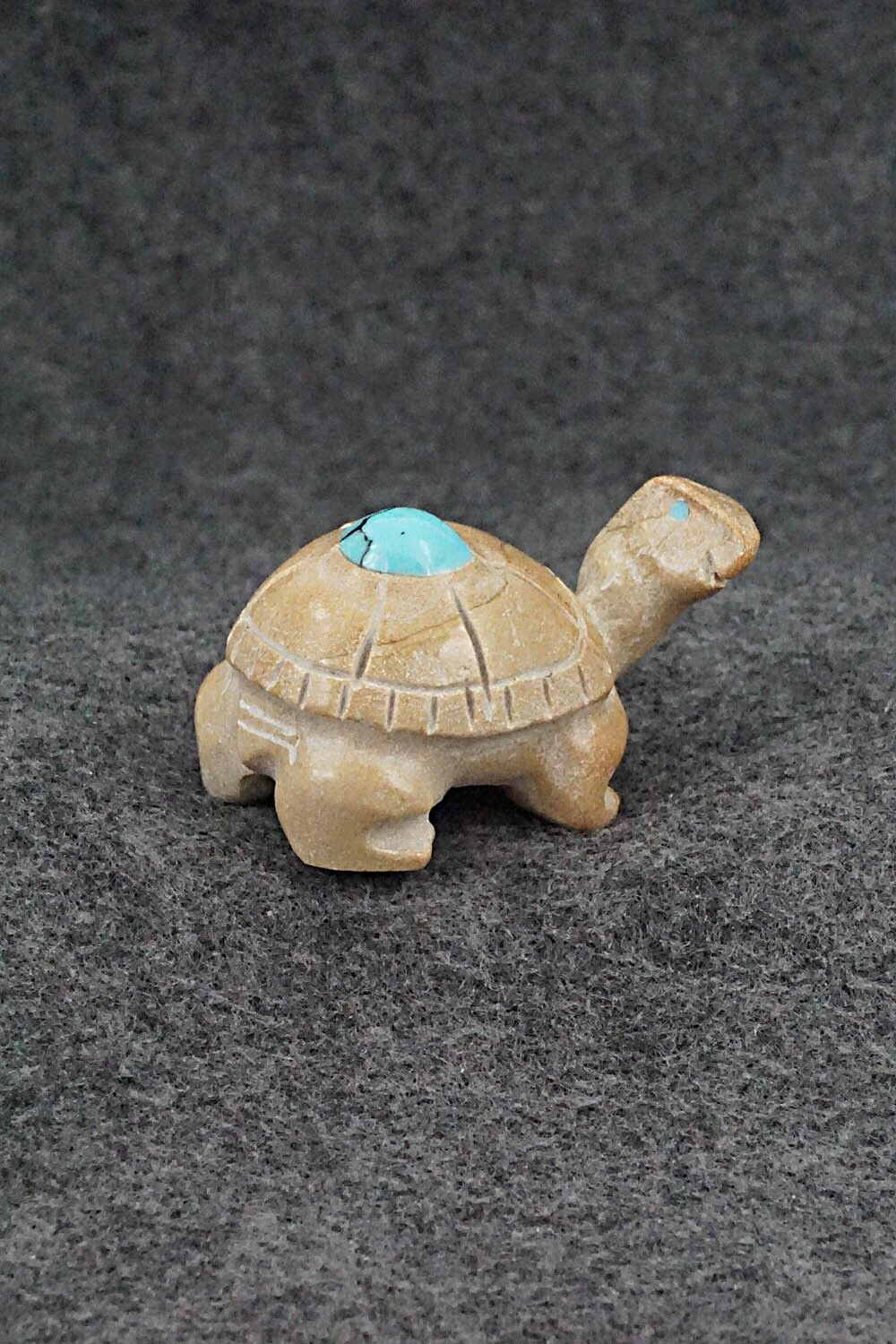 Turtle Zuni Fetish Carving - Freddie Leekya