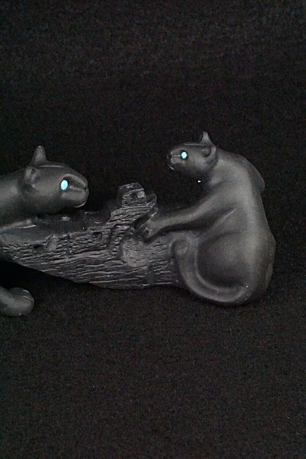 Mountain Lion Zuni Fetish Carving - Albert Eustace Sr.