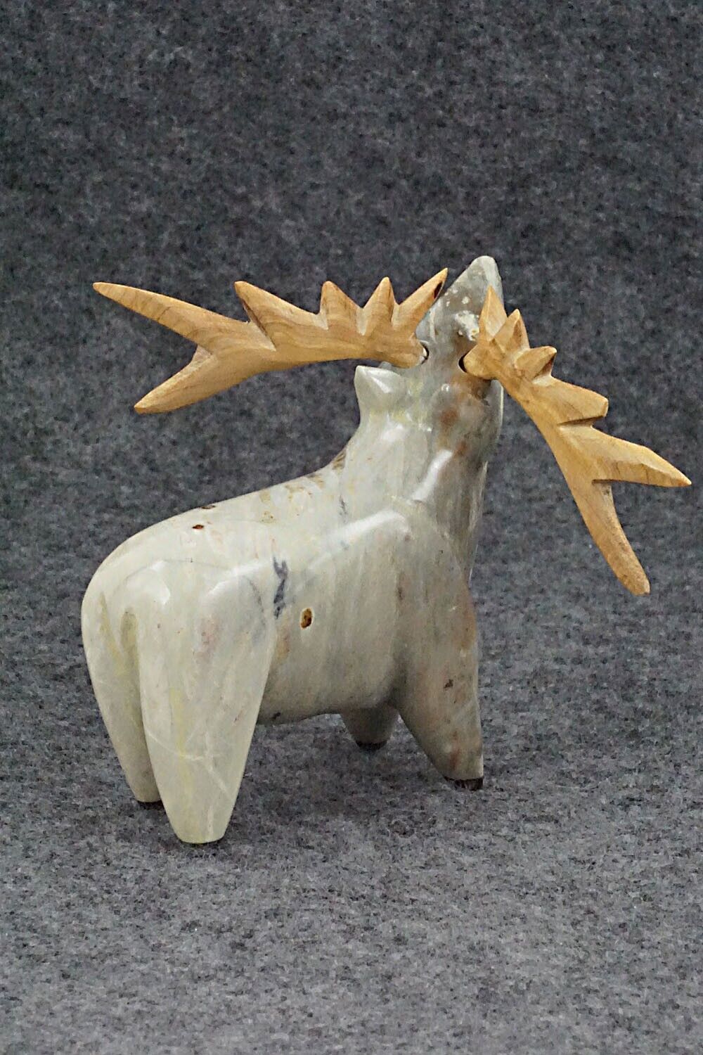 Elk Zuni Fetish Carving - Enrike Leekya