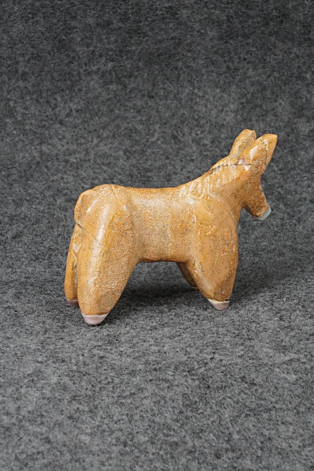 Donkey Zuni Fetish Carving - Freddie Leekya