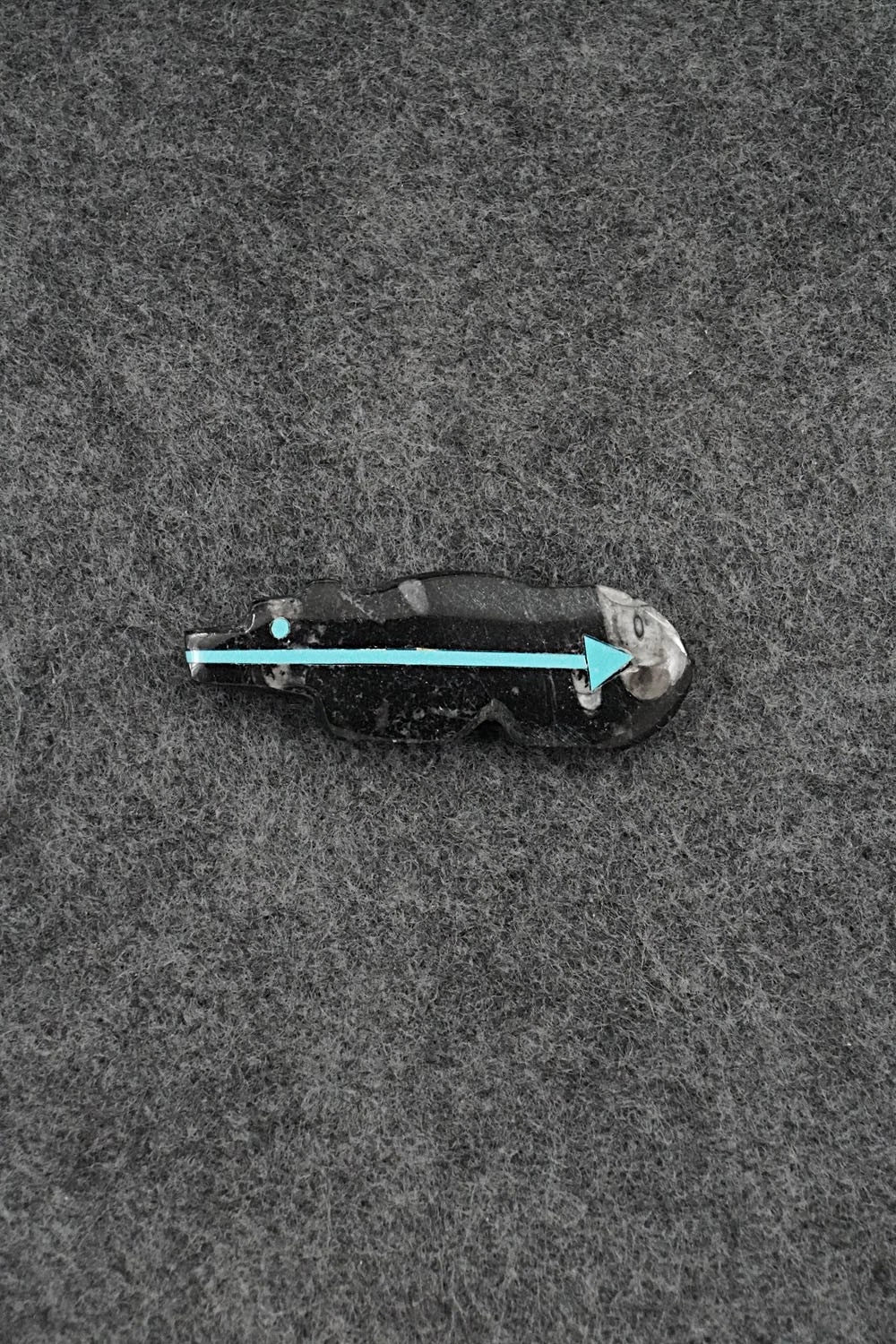 Bear Zuni Fetish Carving - Bernard Laiwakete