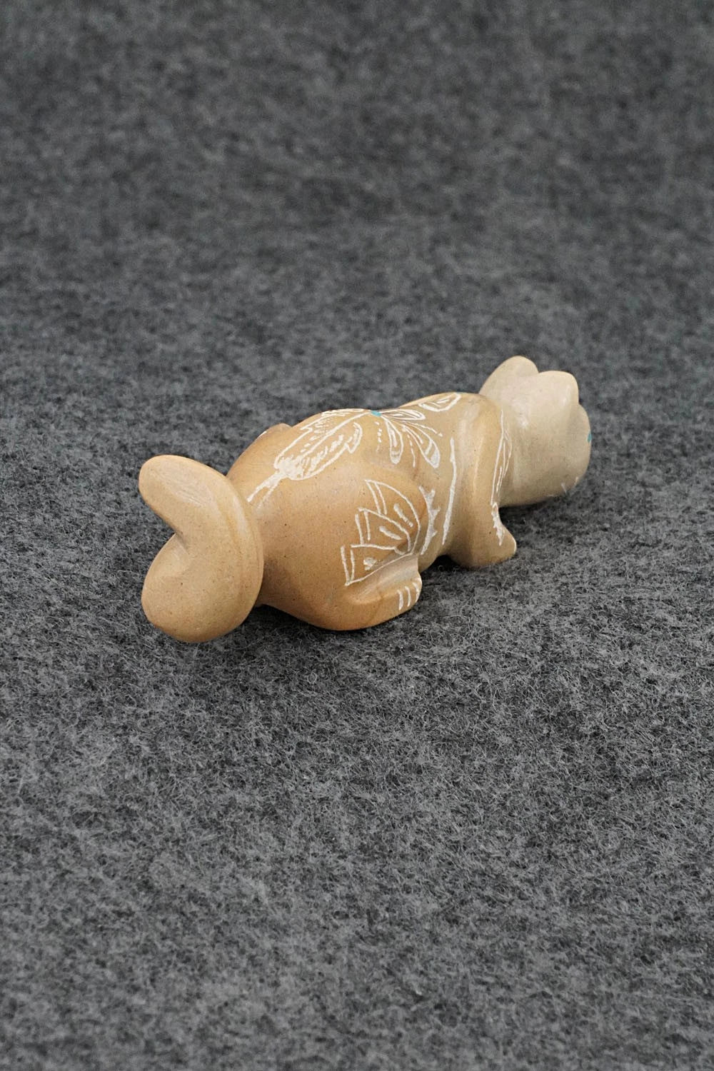 Mountain Lion Zuni Fetish Carving - Adrian Cachini