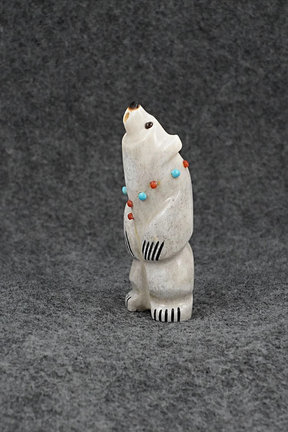 Bear Zuni Fetish Carving - Claudia Peina