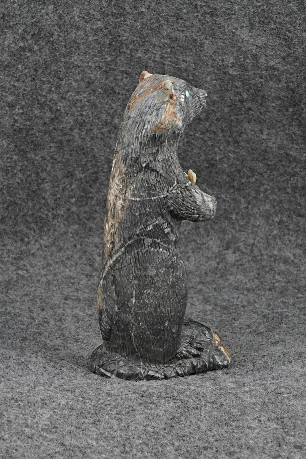 Bear Zuni Fetish Carving - Lance Cheama