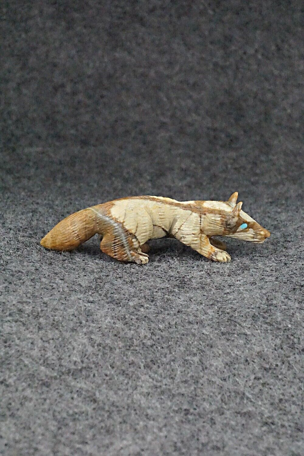 Wolf Zuni Fetish Carving - Lance Cheama