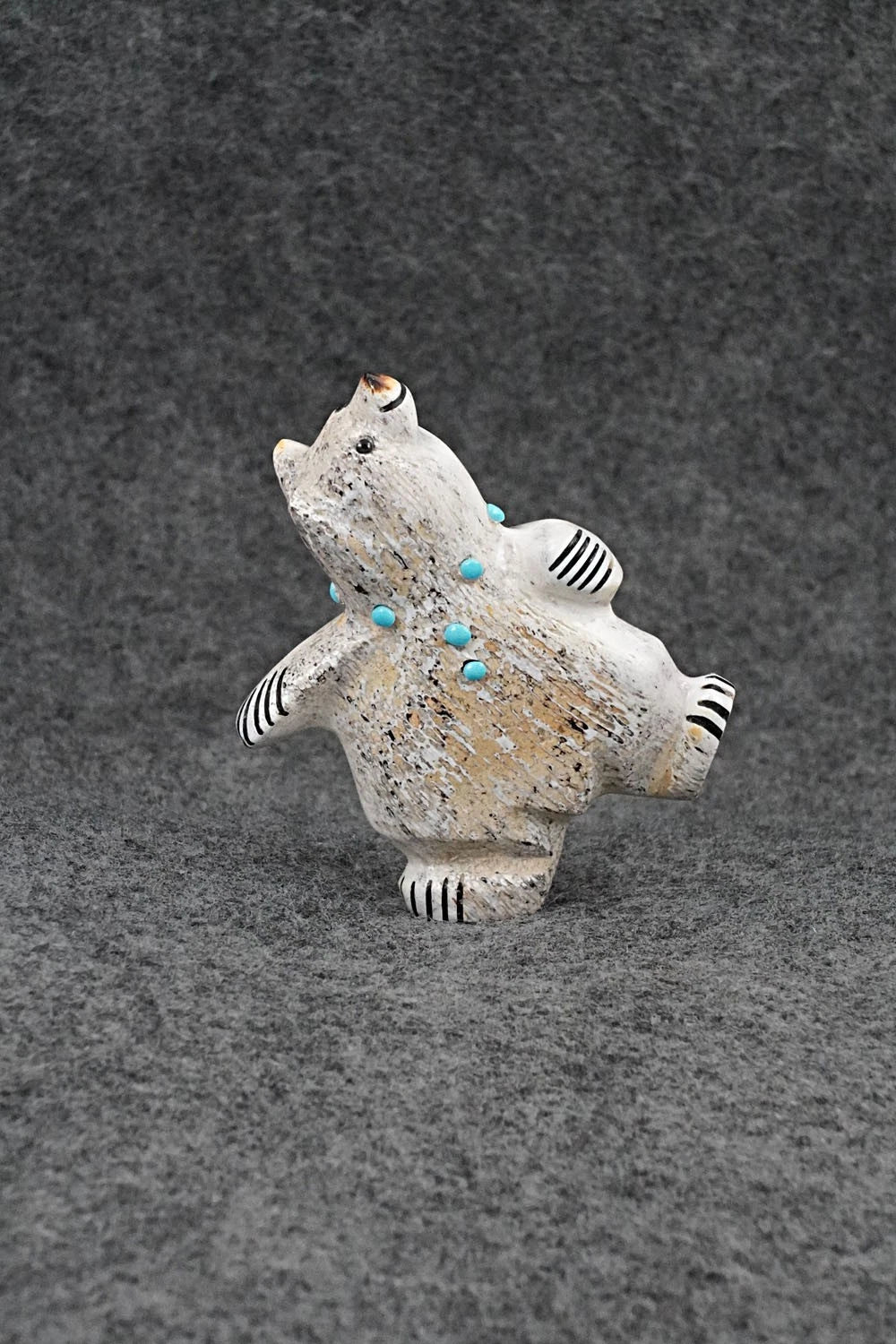 Bear Zuni Fetish Carving - Claudia Peina