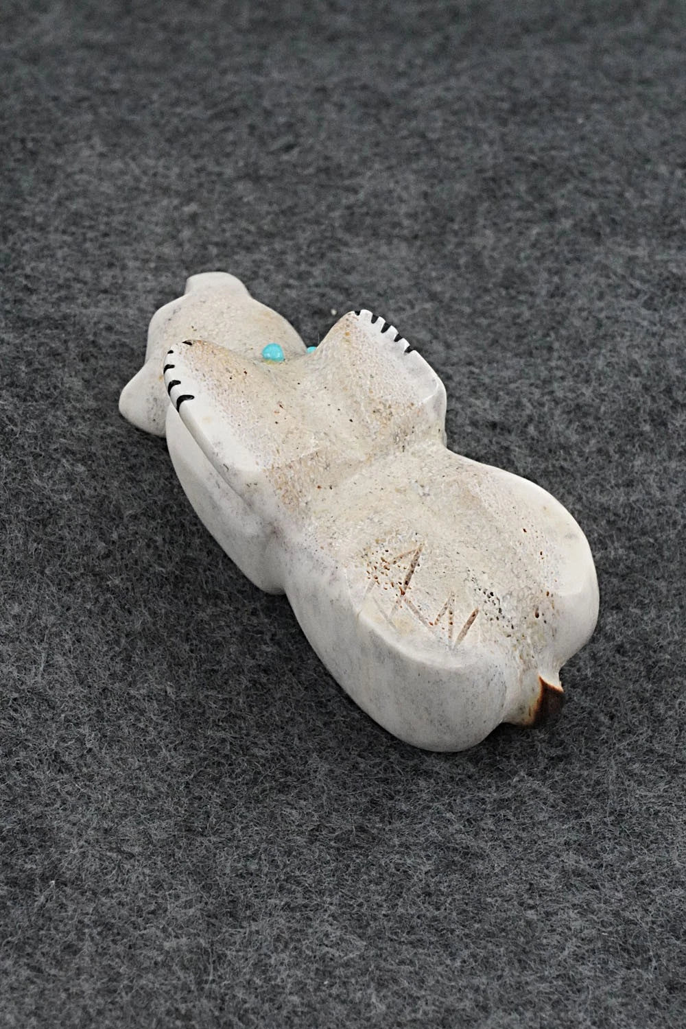 Bear Zuni Fetish Carving - Claudia Peina