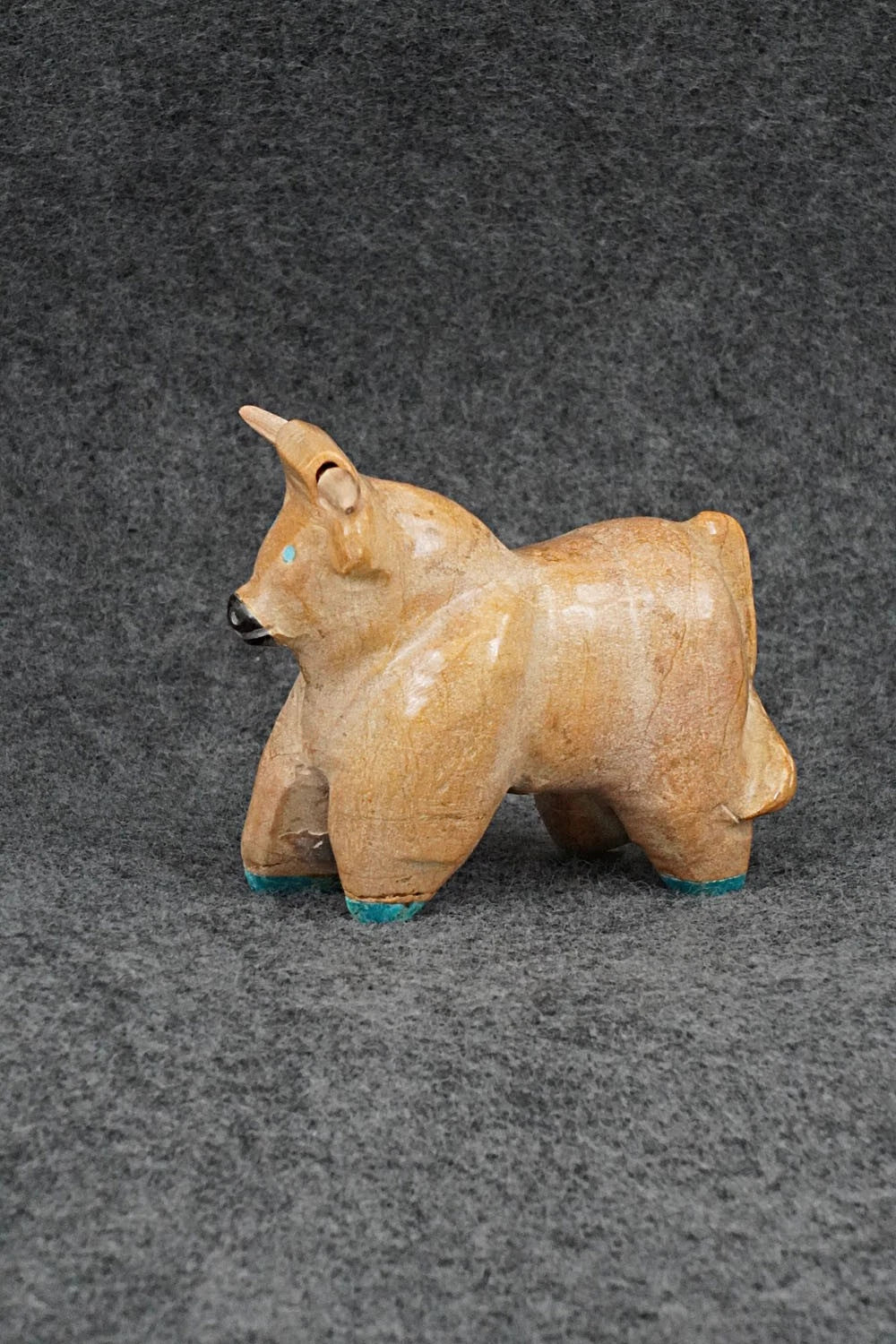 Bull Zuni Fetish Carving - Freddie Leekya