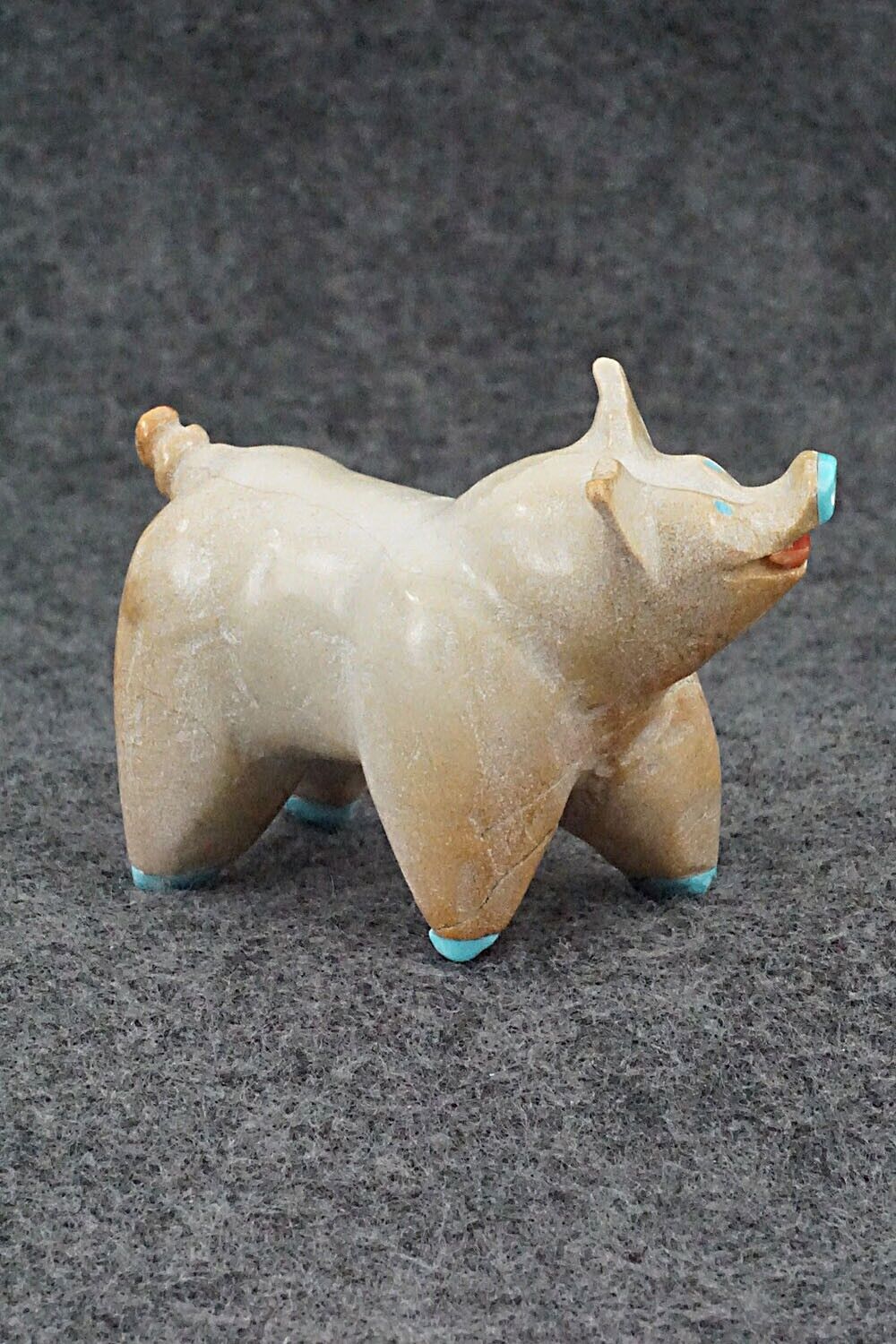 Pig Zuni Fetish Carving - Freddie Leekya