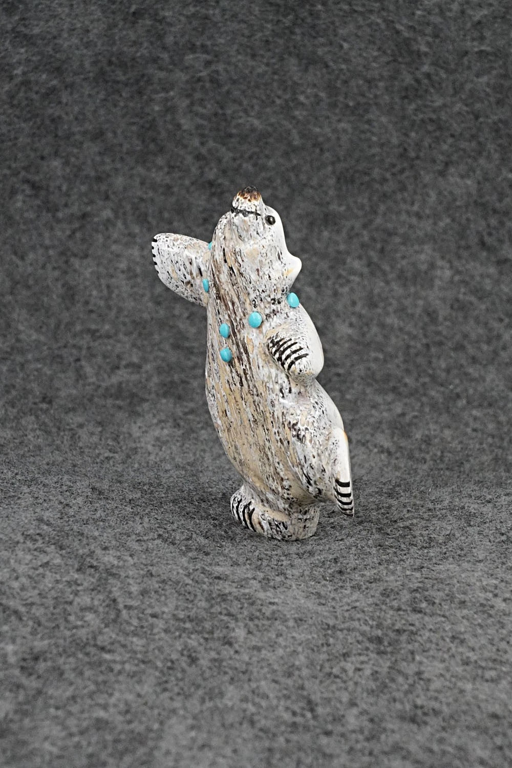 Bear Zuni Fetish Carving - Claudia Peina