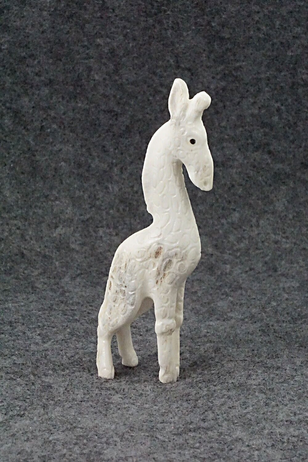 Giraffe Zuni Fetish Carving - Maxx Laate