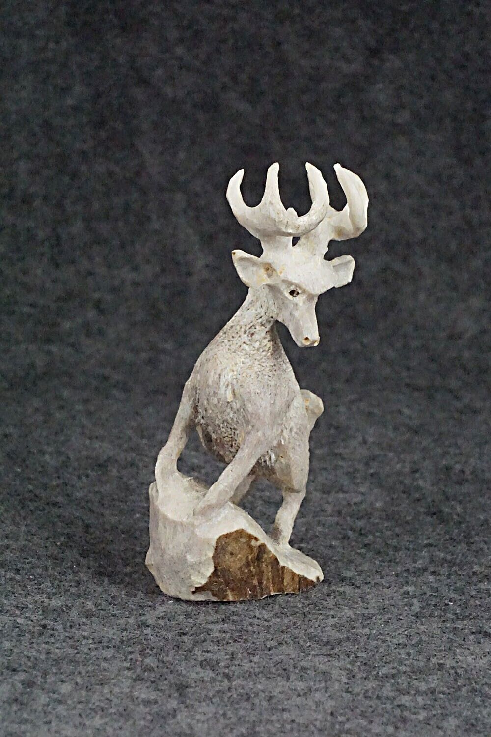 Deer Zuni Fetish Carving - Lewis Malie Jr.