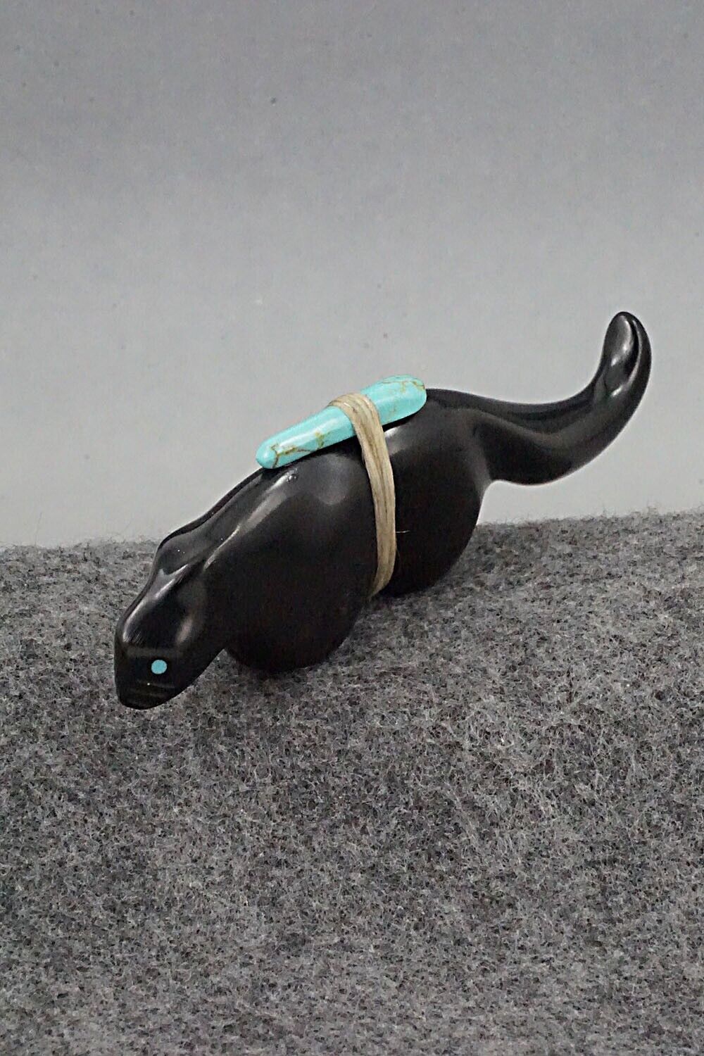 Mountain Lion Zuni Fetish Carving - Herbert Halate