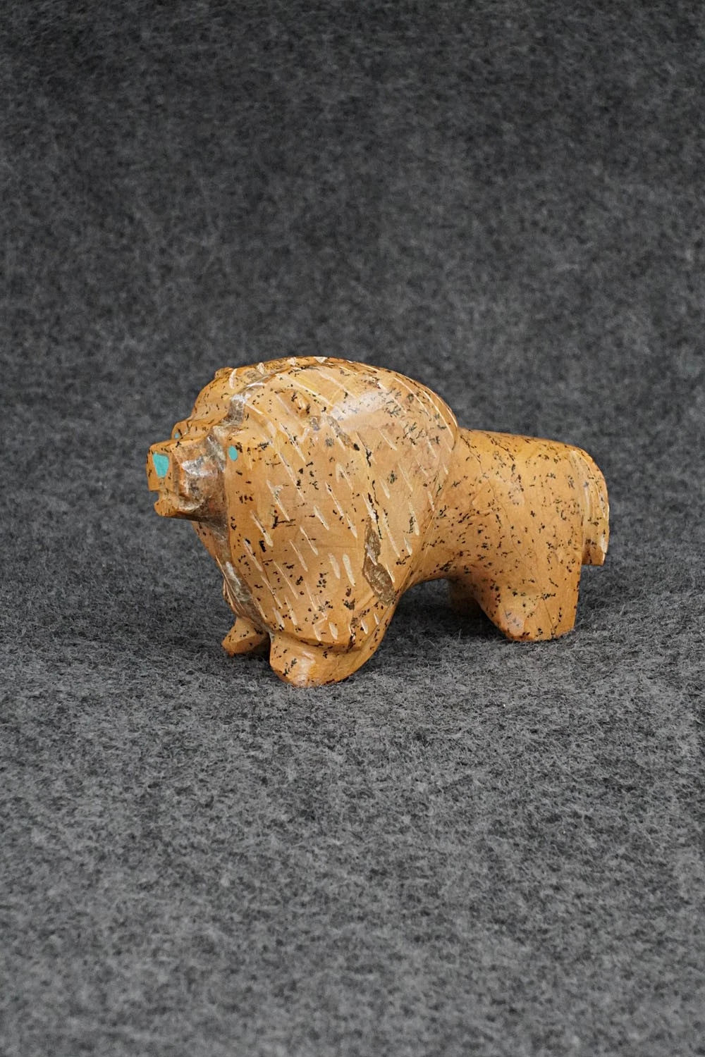 Lion Zuni Fetish Carving - Enrike Leekya