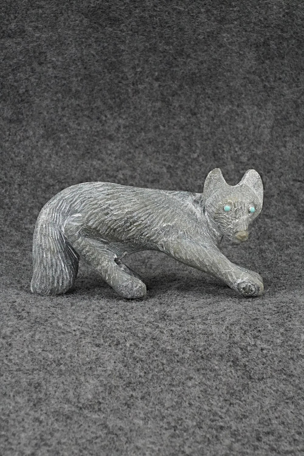 Wolf Zuni Fetish Carving - Wilfred Cheama