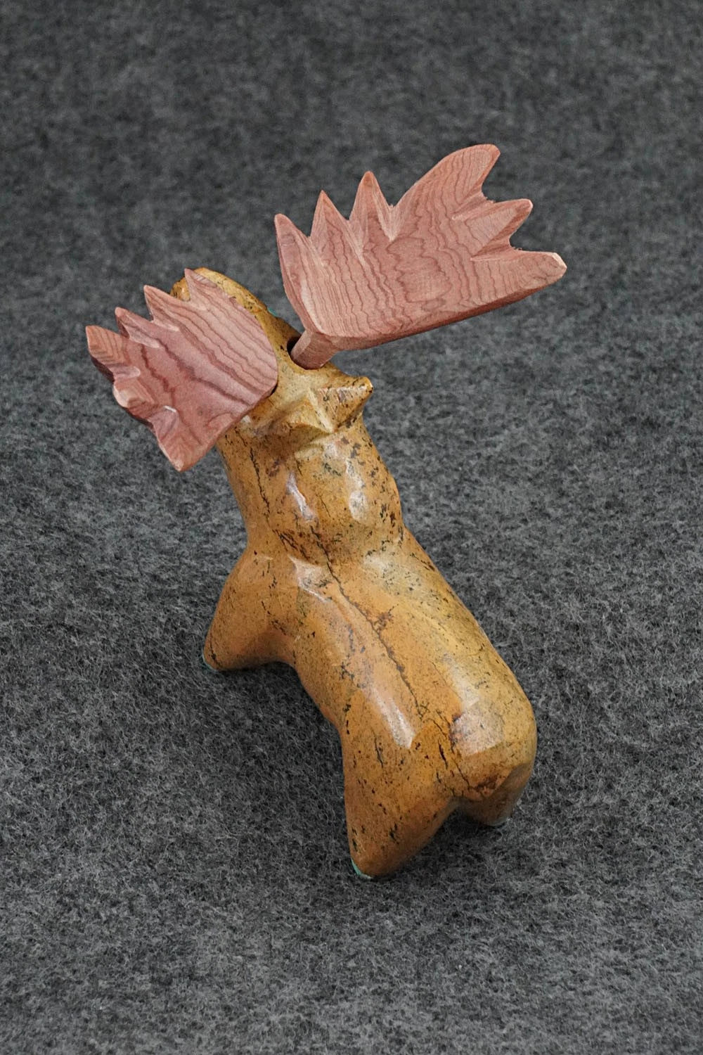 Moose Zuni Fetish Carving - Enrike Leekya