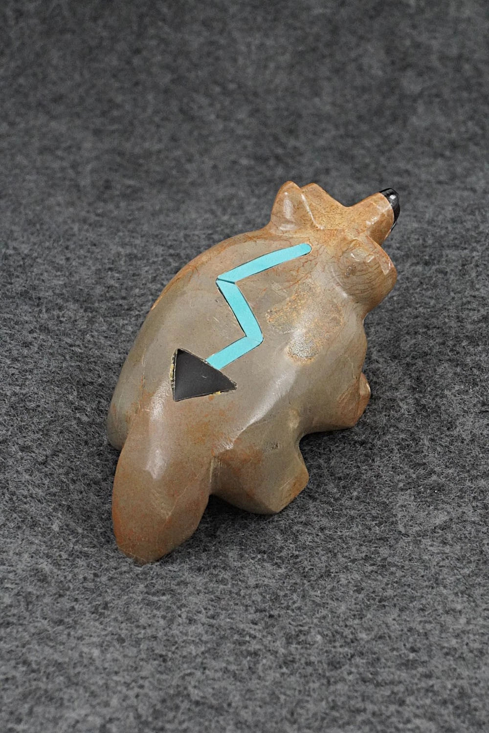 Badger Zuni Fetish Carving - Enrike Leekya