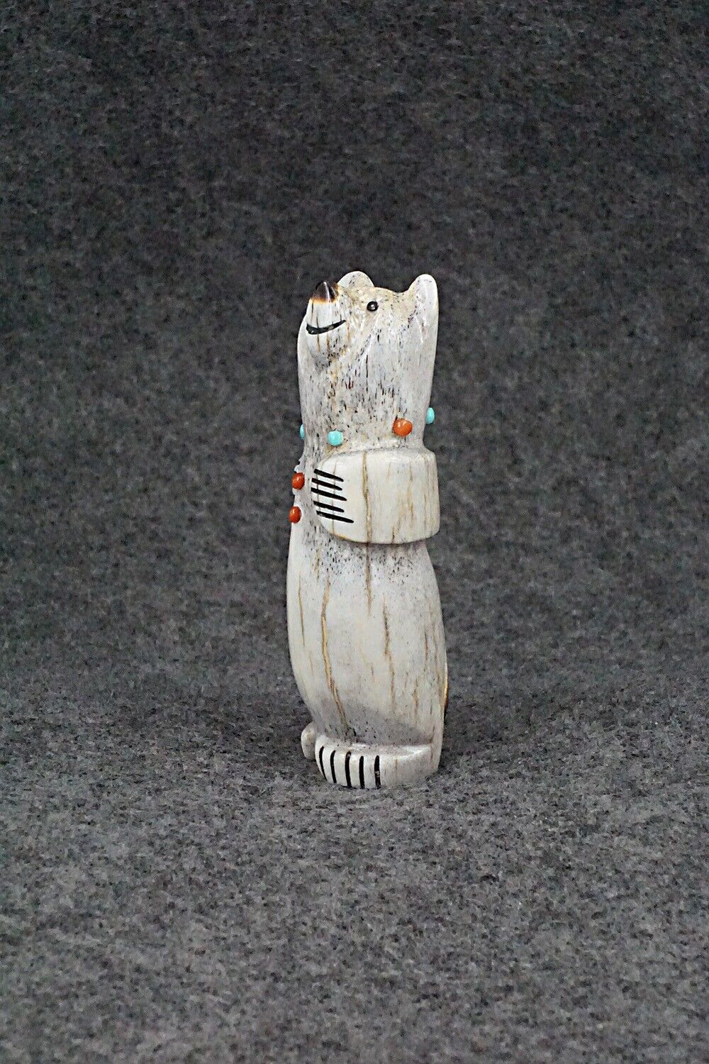 Bear Zuni Fetish Carving - Claudia Peina