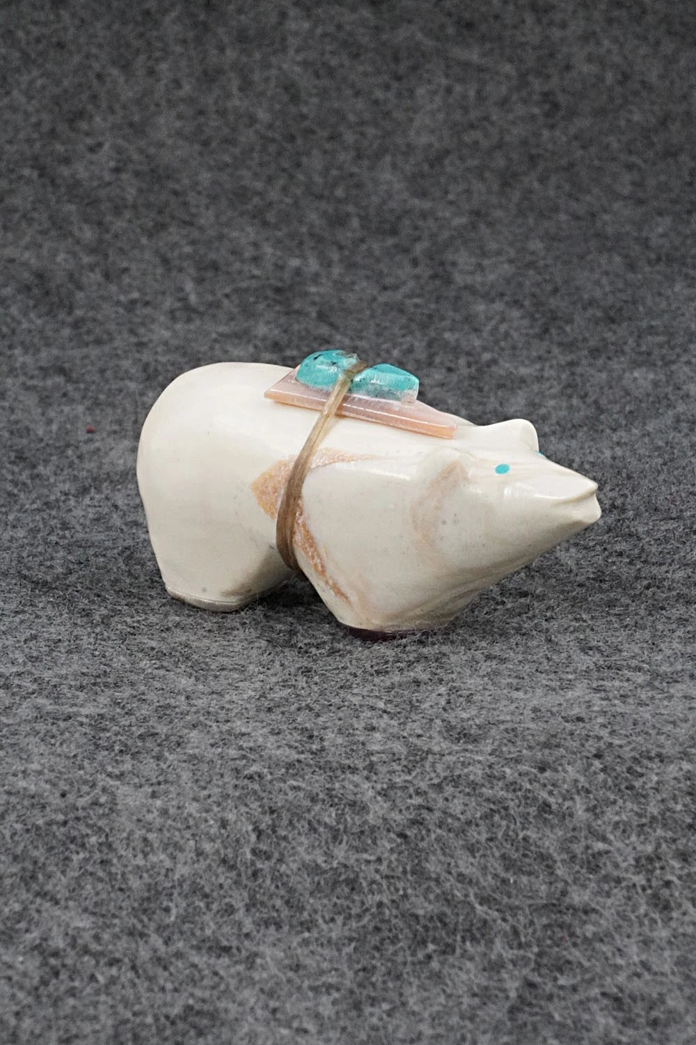 Bear Zuni Fetish Carving - Delvin Leekya