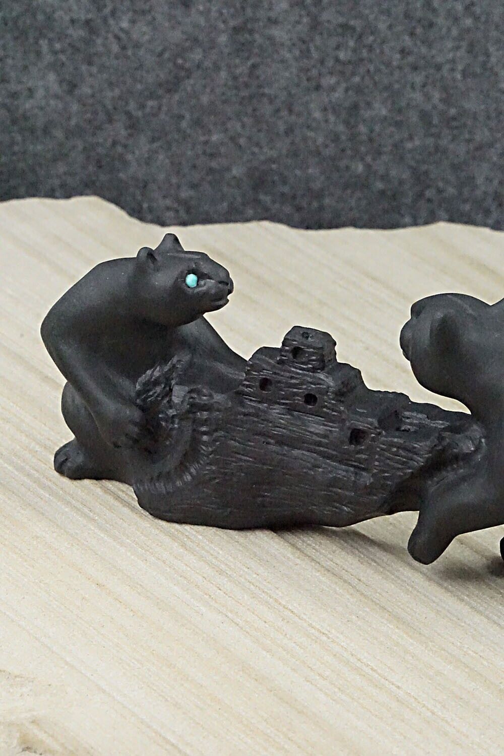 Mountain Lion Zuni Fetish Carving - Albert Eustace Sr.
