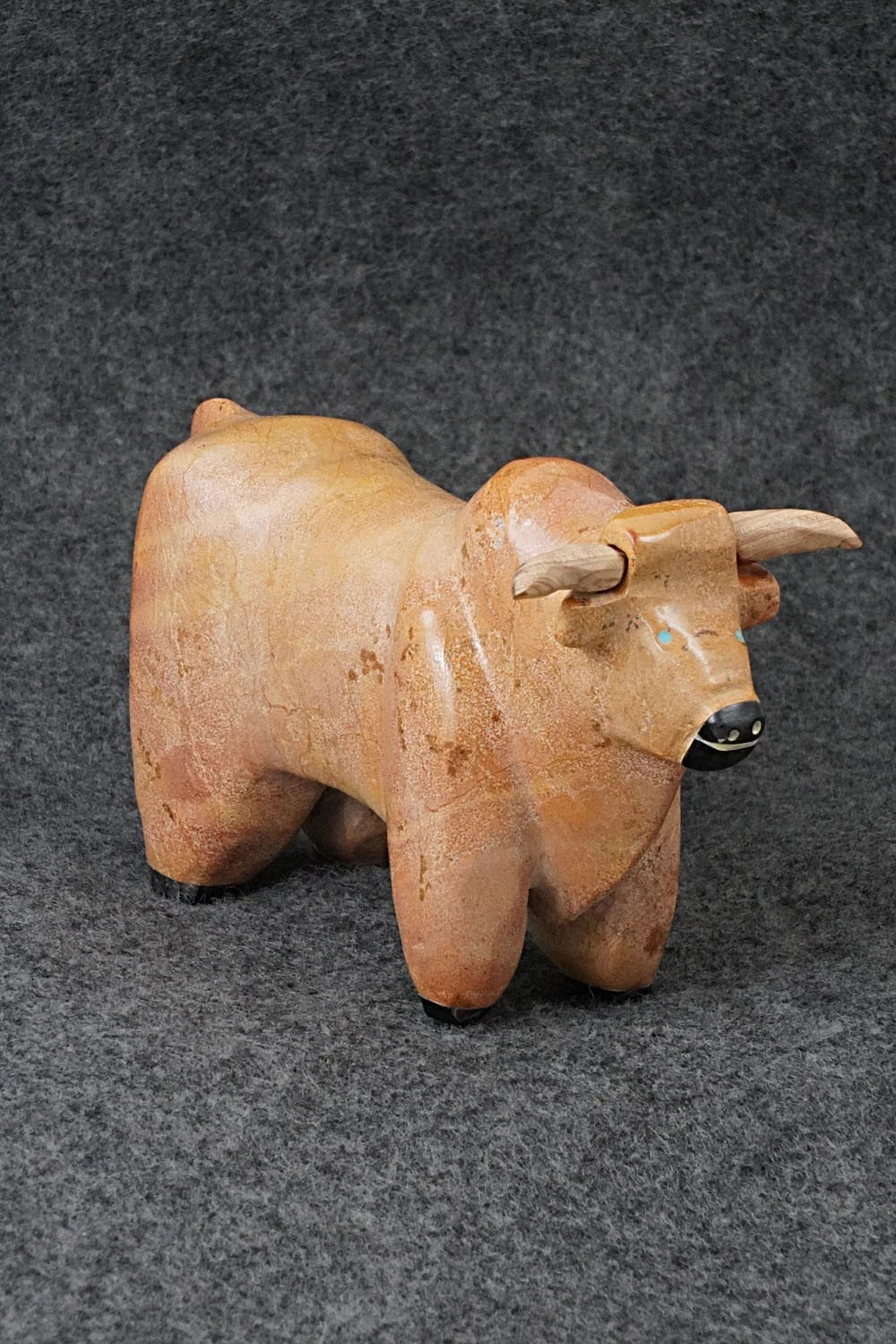 Bull Zuni Fetish Carving - Freddie Leekya