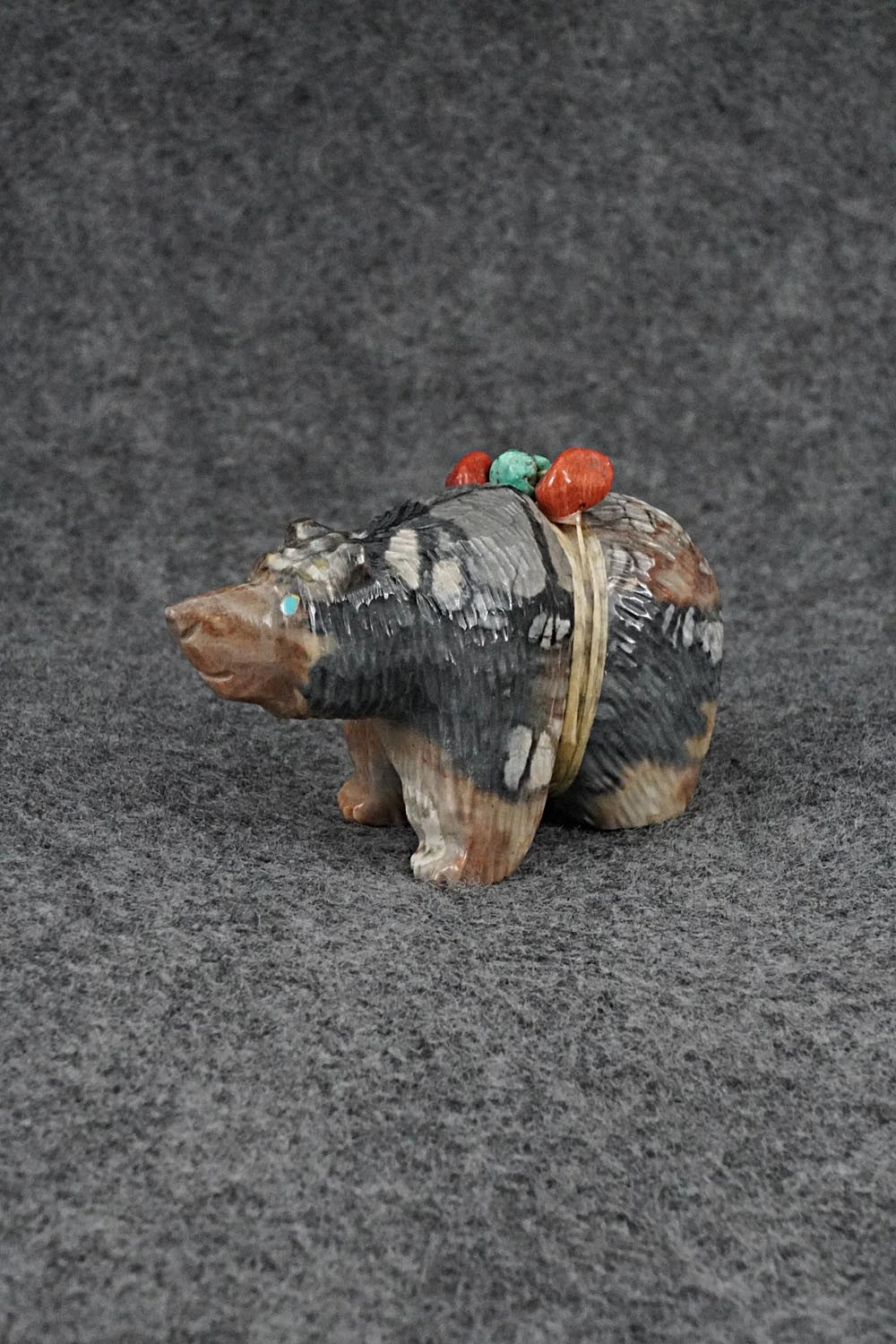 Bear Zuni Fetish Carving - Farlan & Paulette Quam