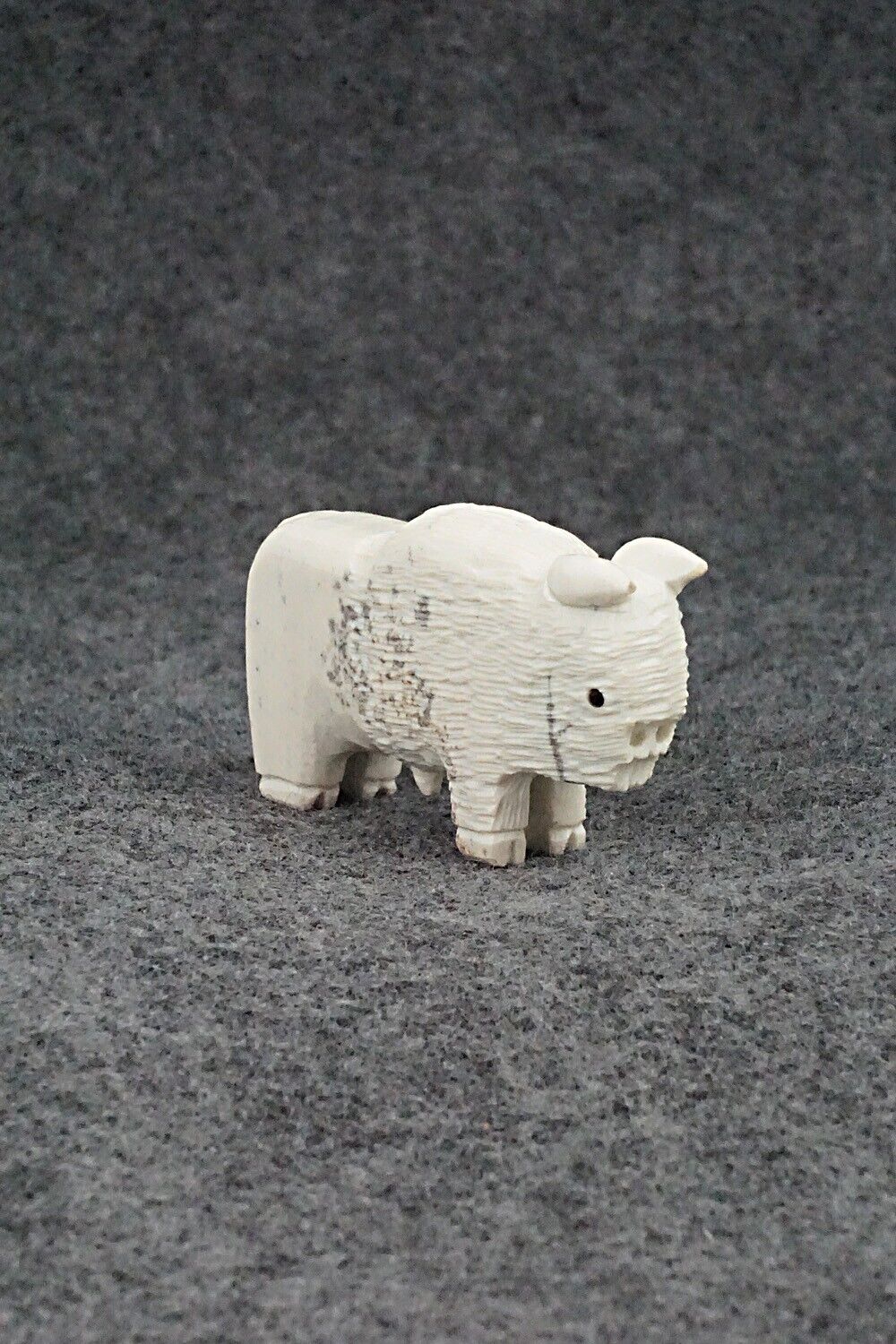 Buffalo Zuni Fetish Carving - Jesus Espino