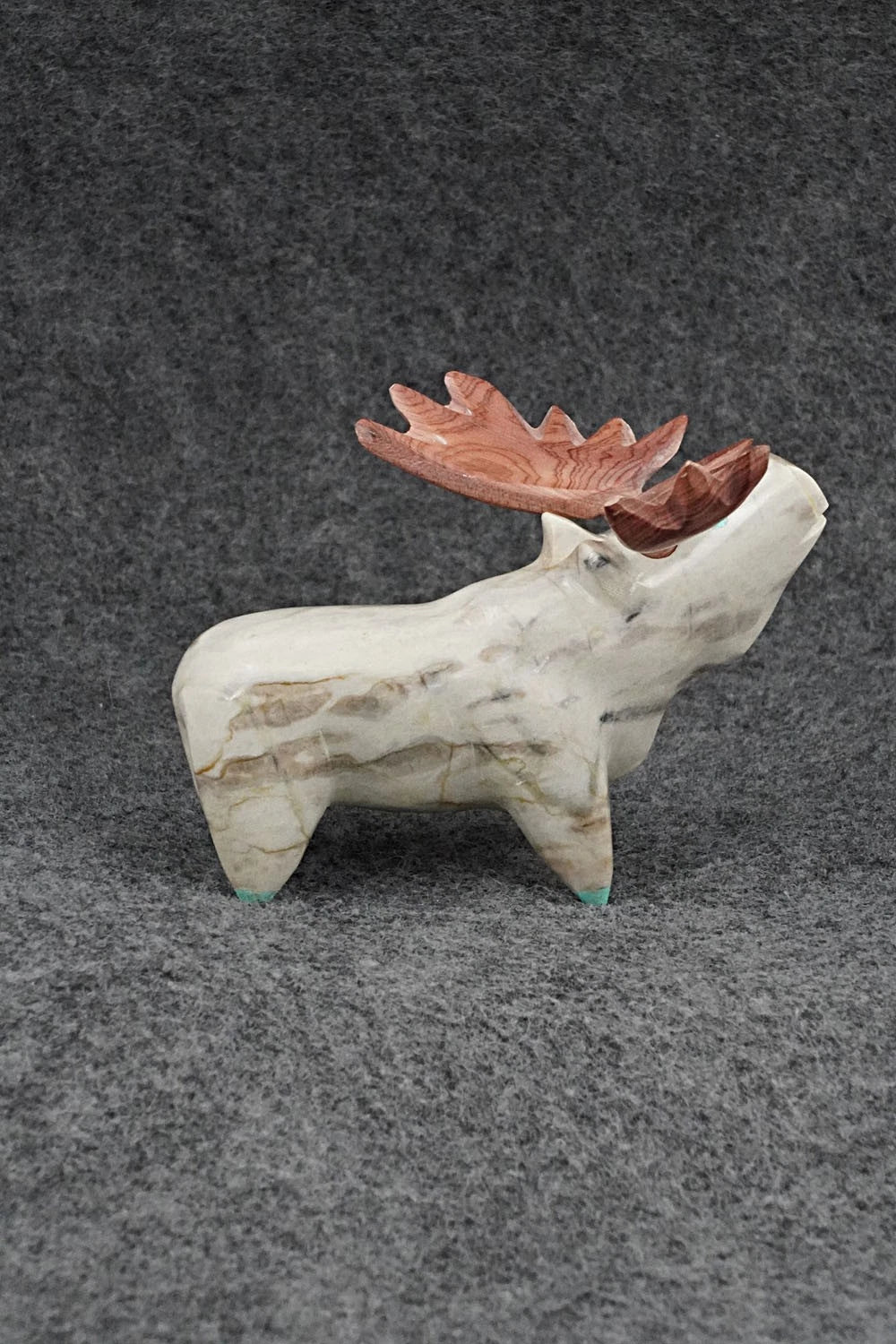 Moose Zuni Fetish Carving - Enrike Leekya