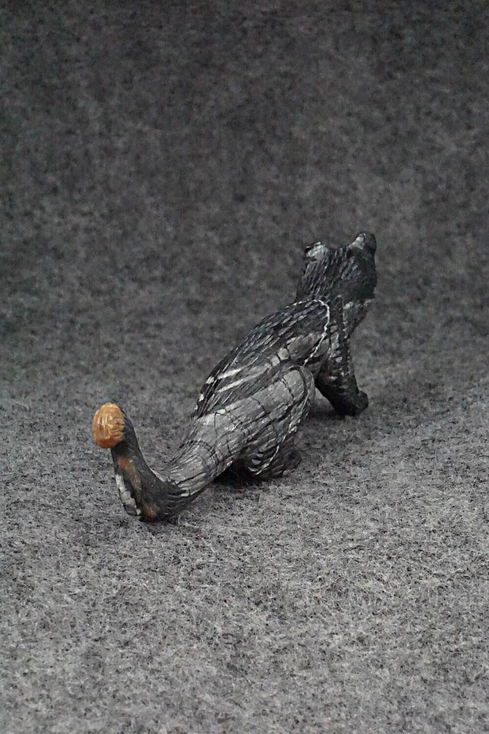 Mountain Lion Zuni Fetish Carving - Lance Cheama