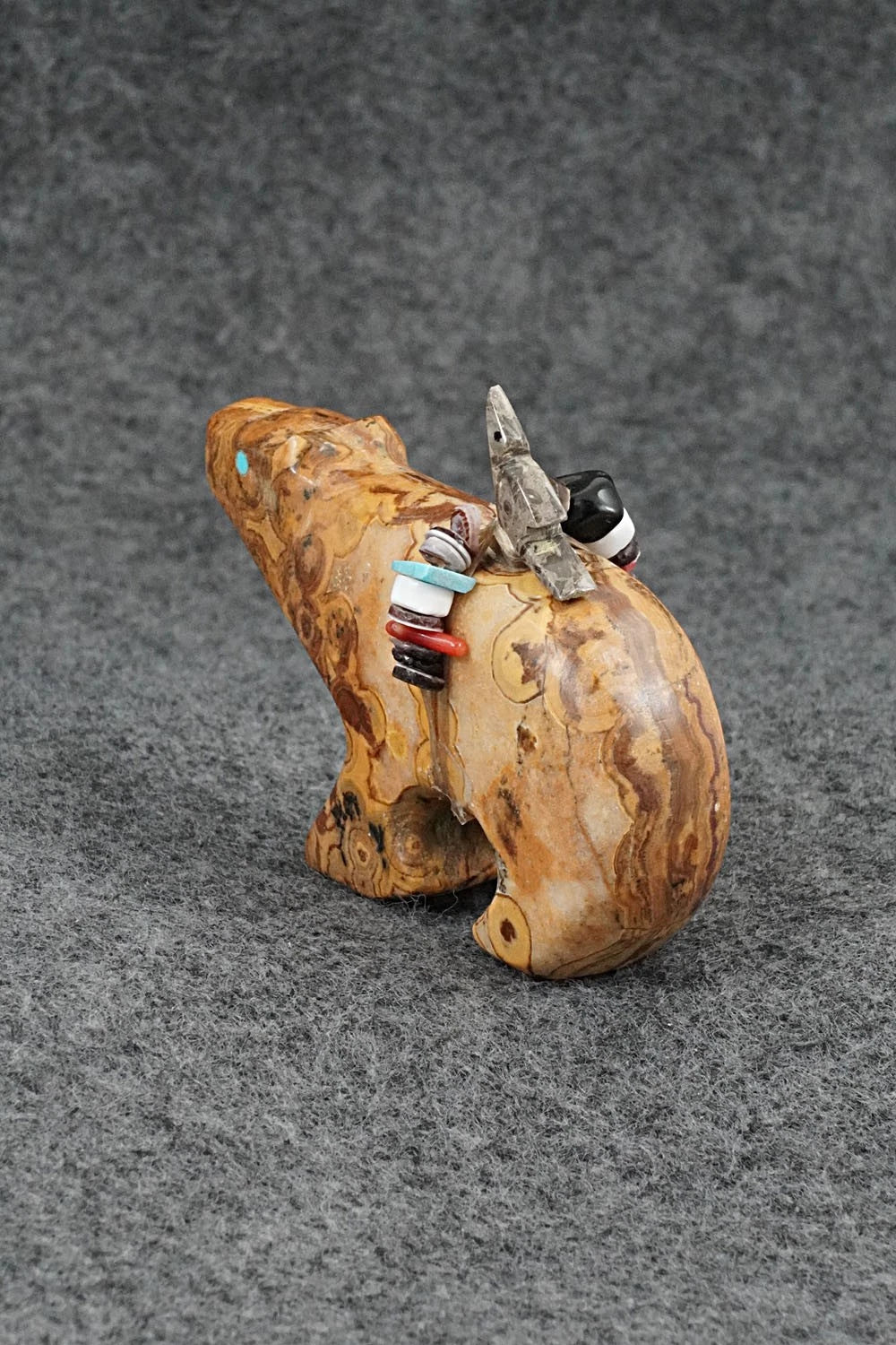 Bear Zuni Fetish Carving - Fernando Laiwakete