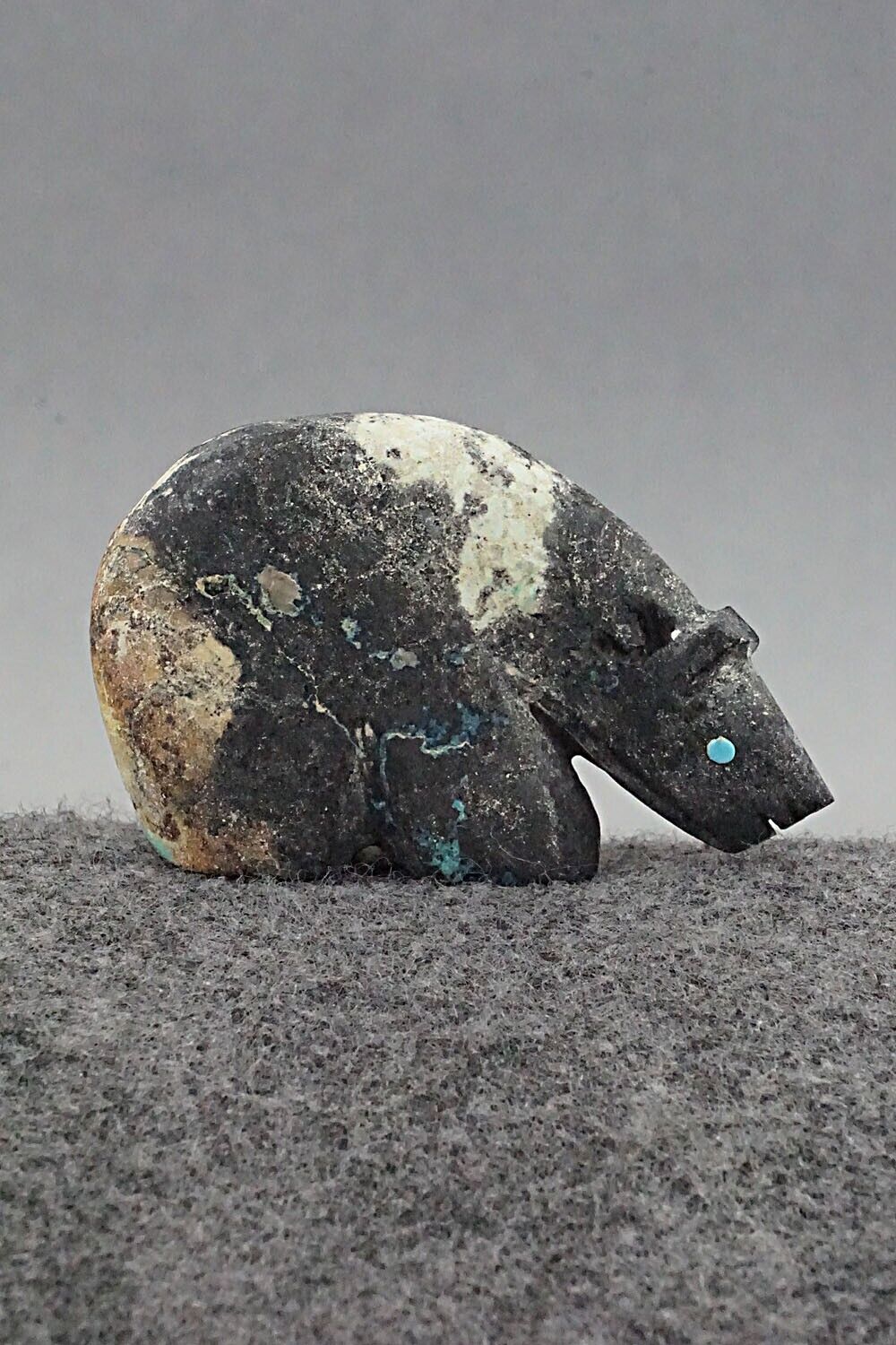 Bear Zuni Fetish Carving - Ronnie Lunasee