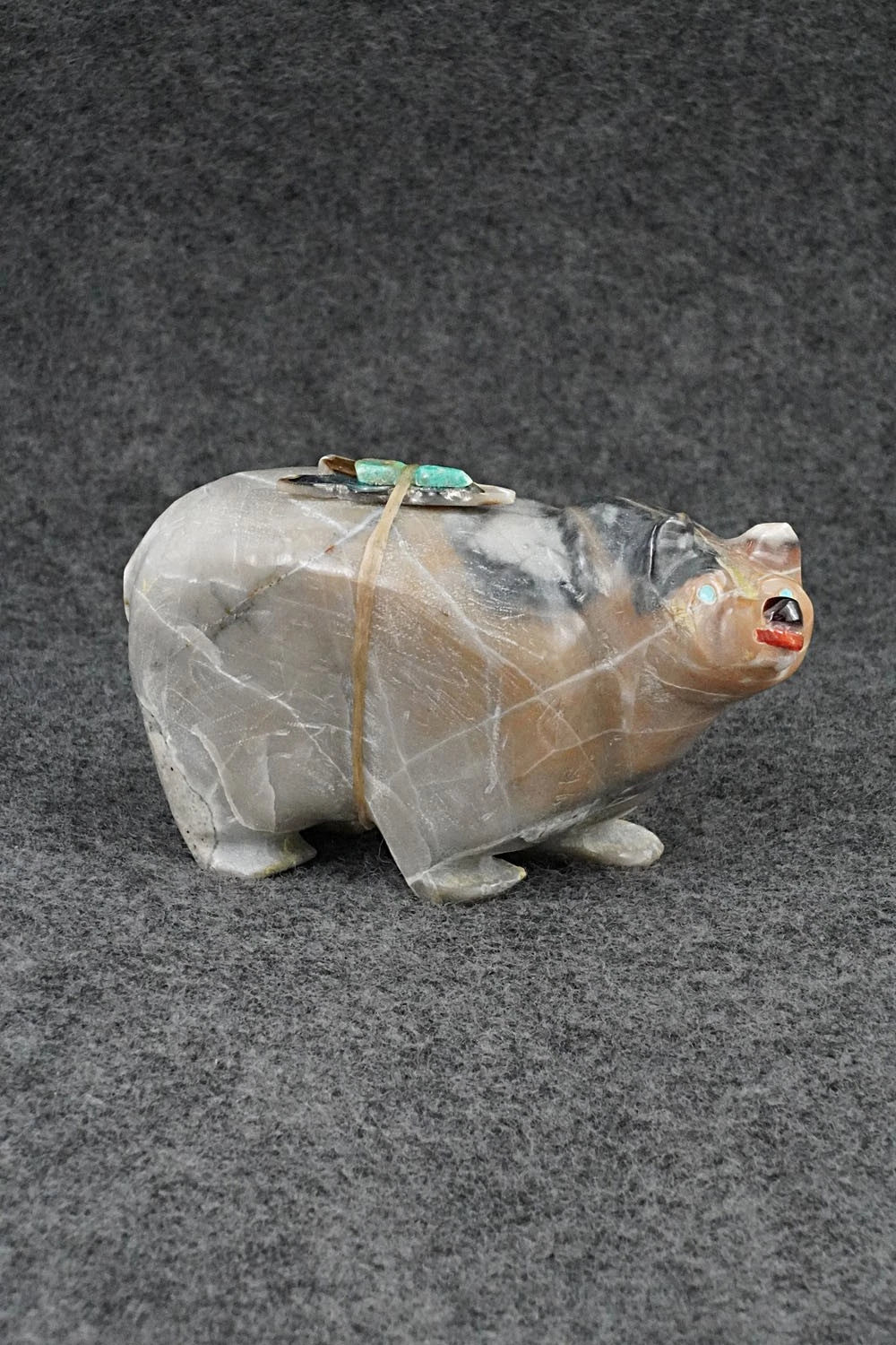 Bear Zuni Fetish Carving - Freddie Leekya