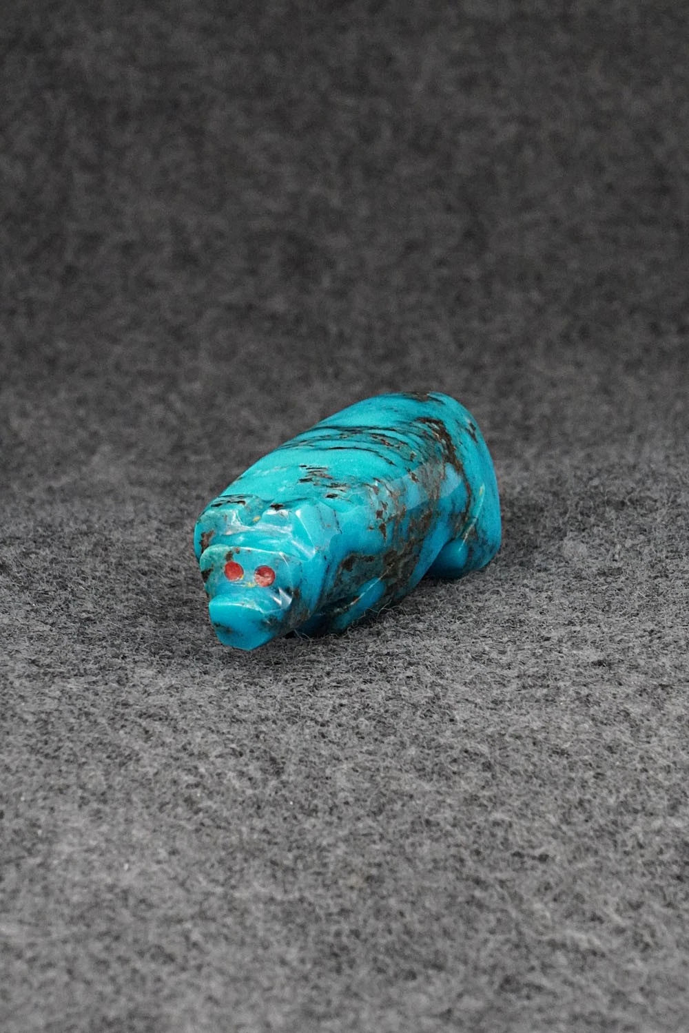 Bear Zuni Fetish Carving - Bernard Laiwekete