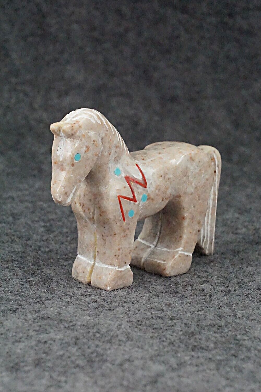 Horse Zuni Fetish Carving - Andres Lementino